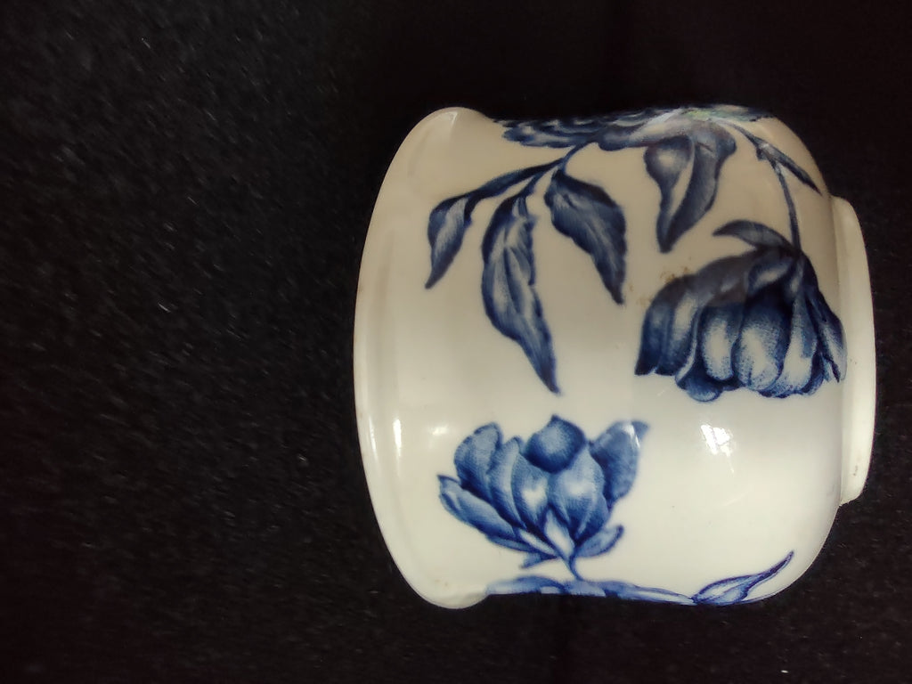 Vintage Johnson Bros Teacup Saucer Windsor Ware Warwick Blue White (Lot 5661)