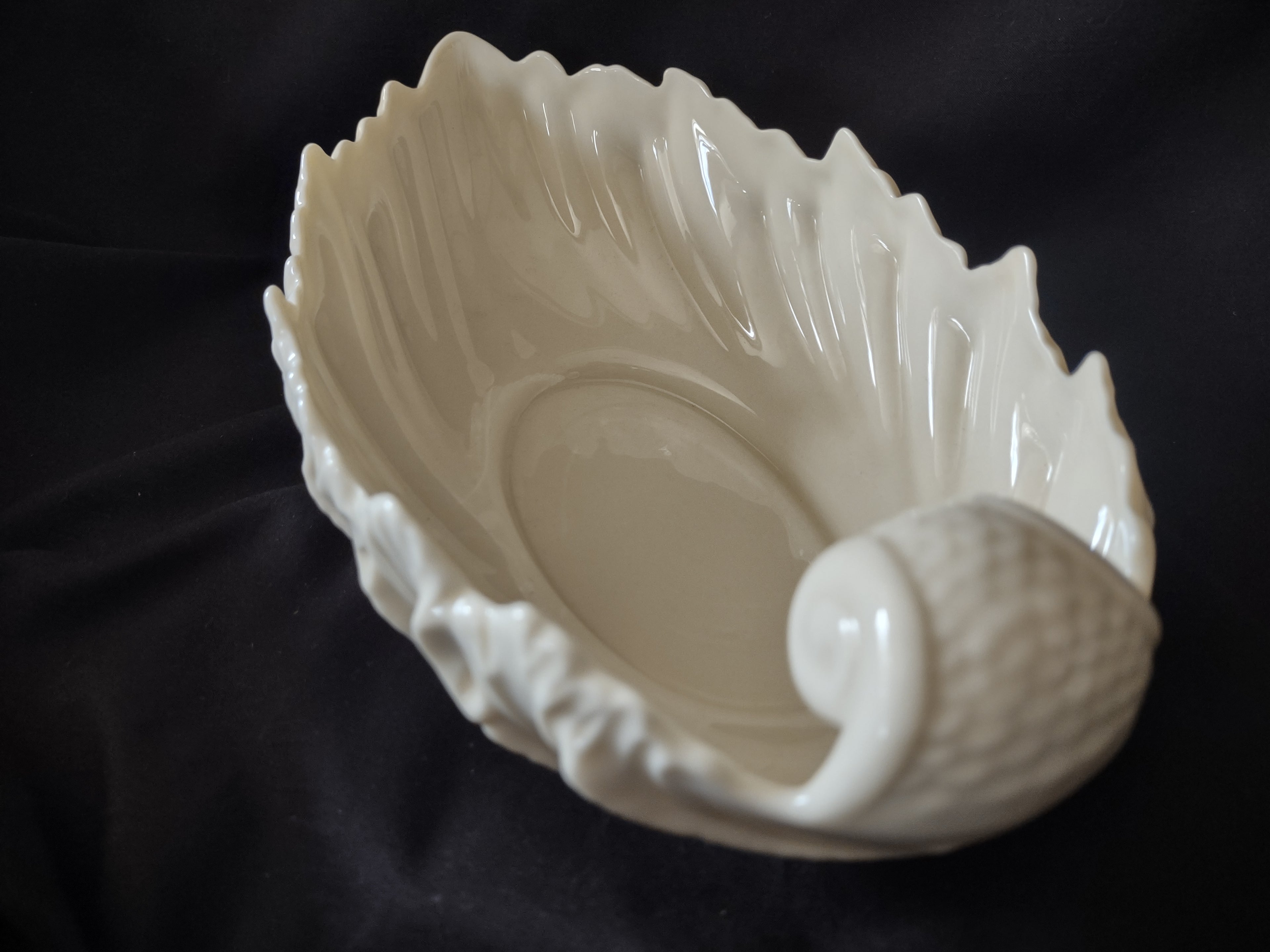 Vintage Lenox Large Sea Shell Serving Bowl (lot 1976)