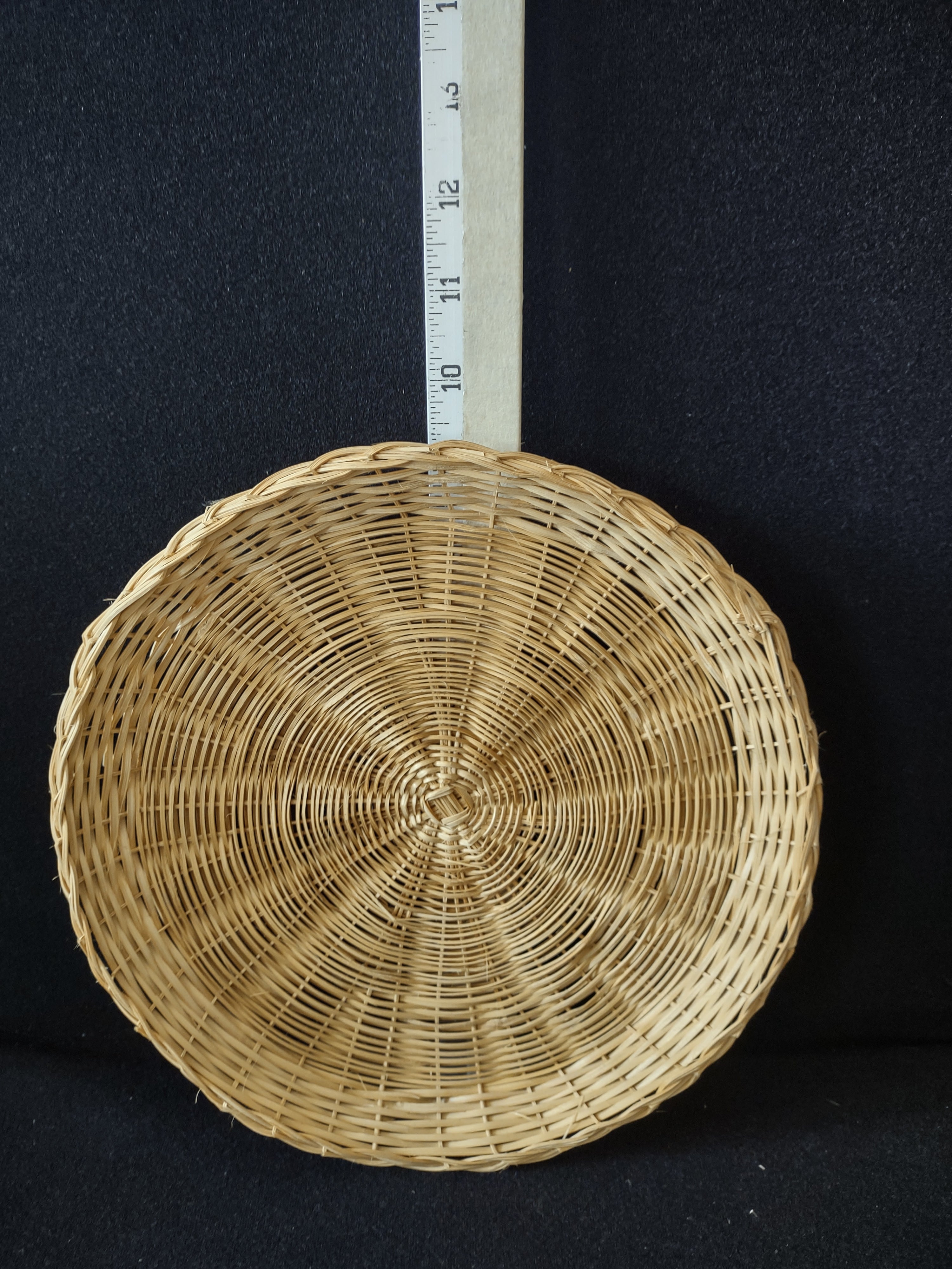 Set 8 Vintage 1960's Woven Wicker Picnic Barbecue Paper Plate Holder (Lot 5121)