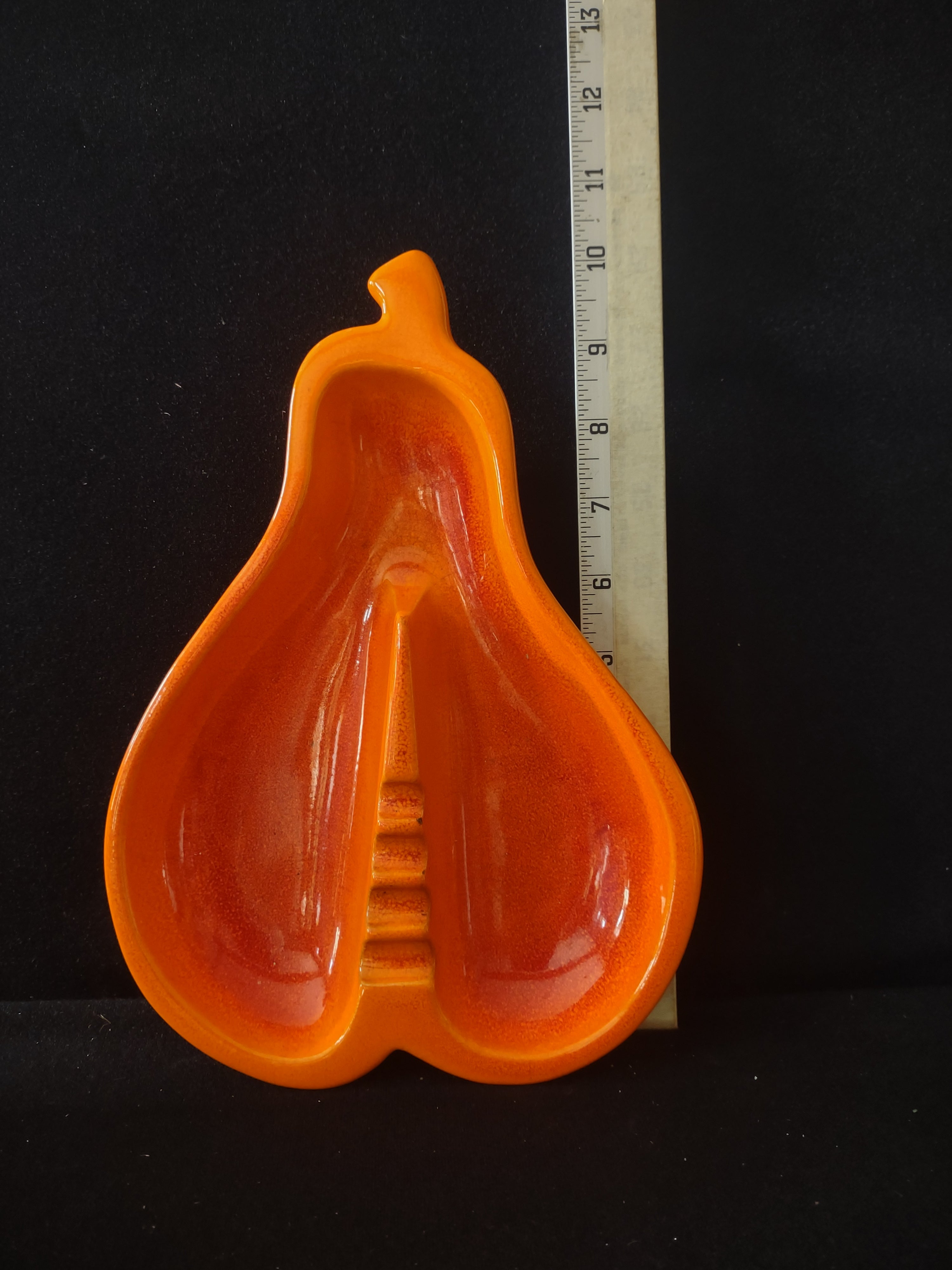 Vintage Royal Haeger MCM Halloween Orange Pear Ashtray (Lot 3389)