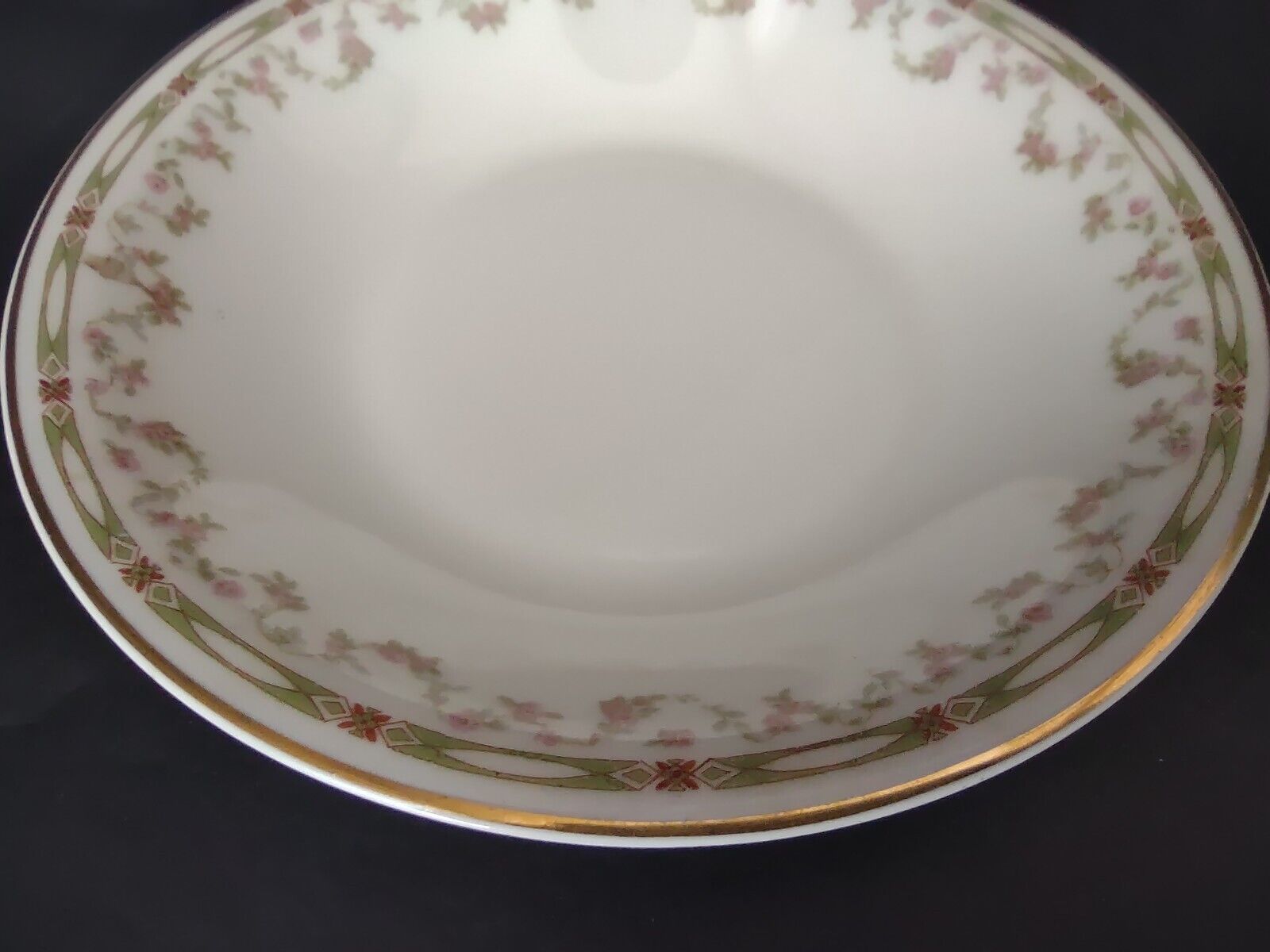 Haviland Limoges Schleiger 346 Red Rose 3 x Coupe Soup Plate 7-1/2" (lot 544)