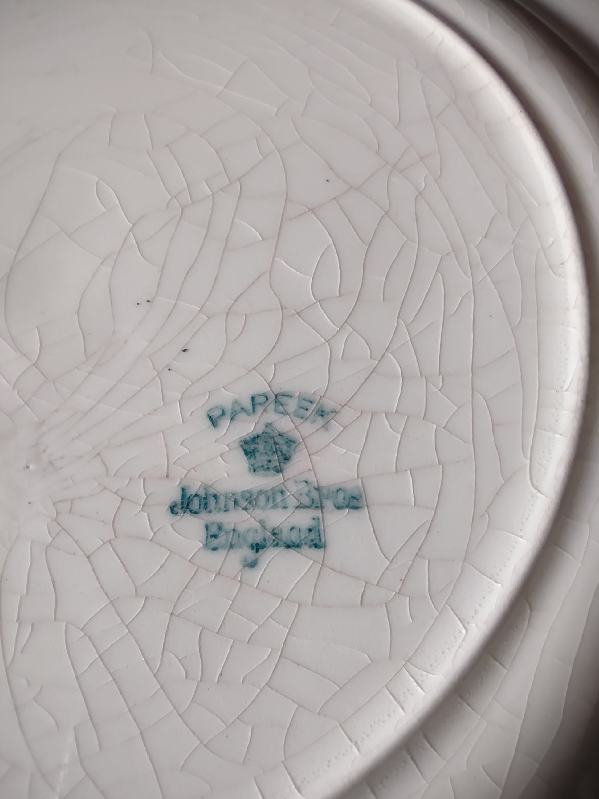 Vintage Johnson Brothers 9" Dinner Plate Pareek Gold Rim Set Of 4 (Lot 5557)