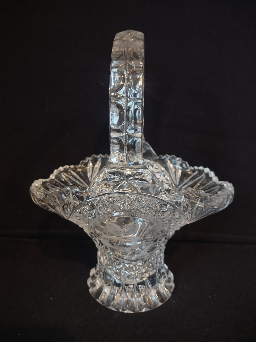 Hofbayer Byrdes Crystal Candy Dish with Handle (lot 2500c)
