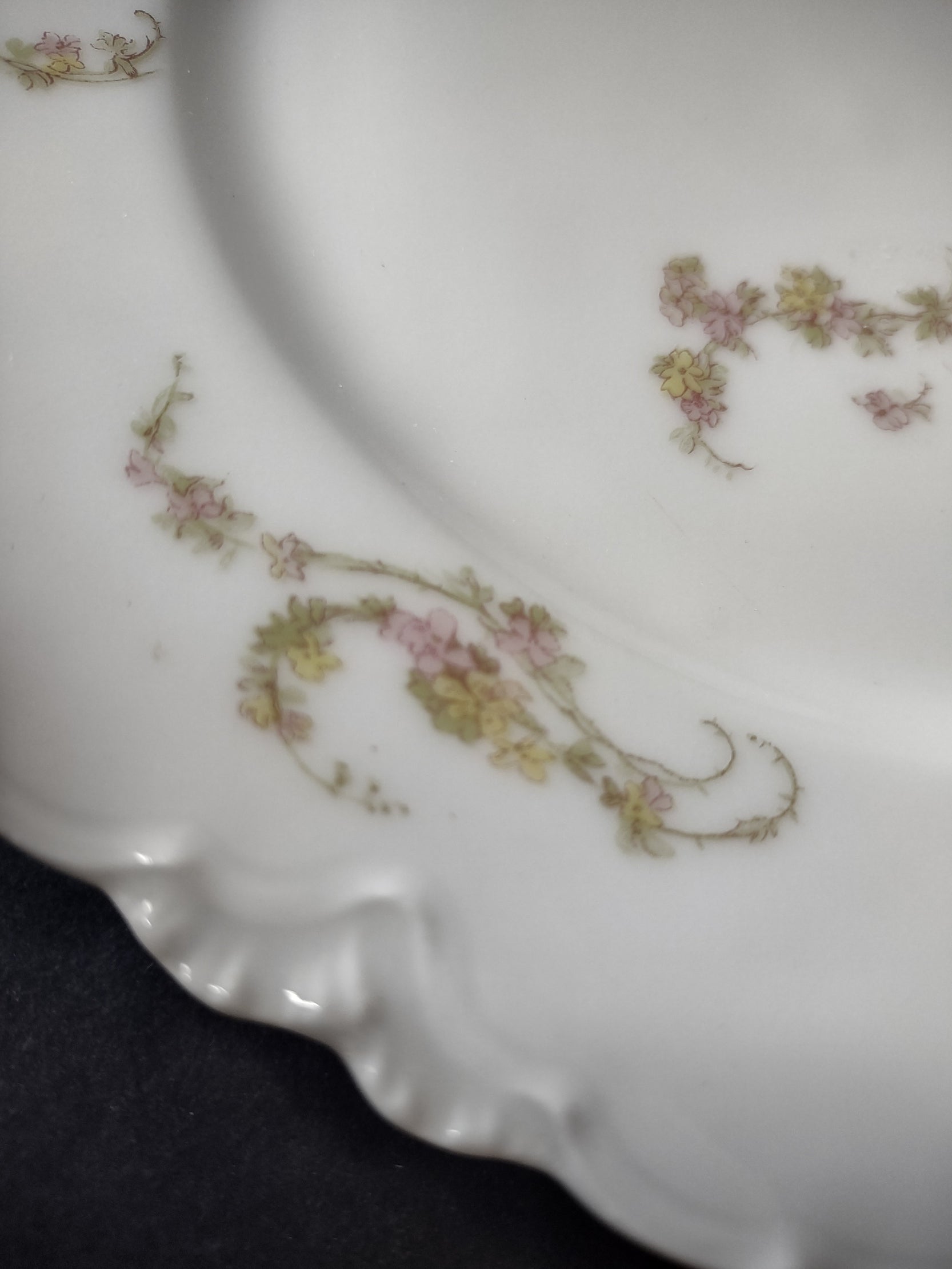 Haviland Limoges 7 x Luncheon Salad Plate Scalloped Edge Flowers (lot 829)