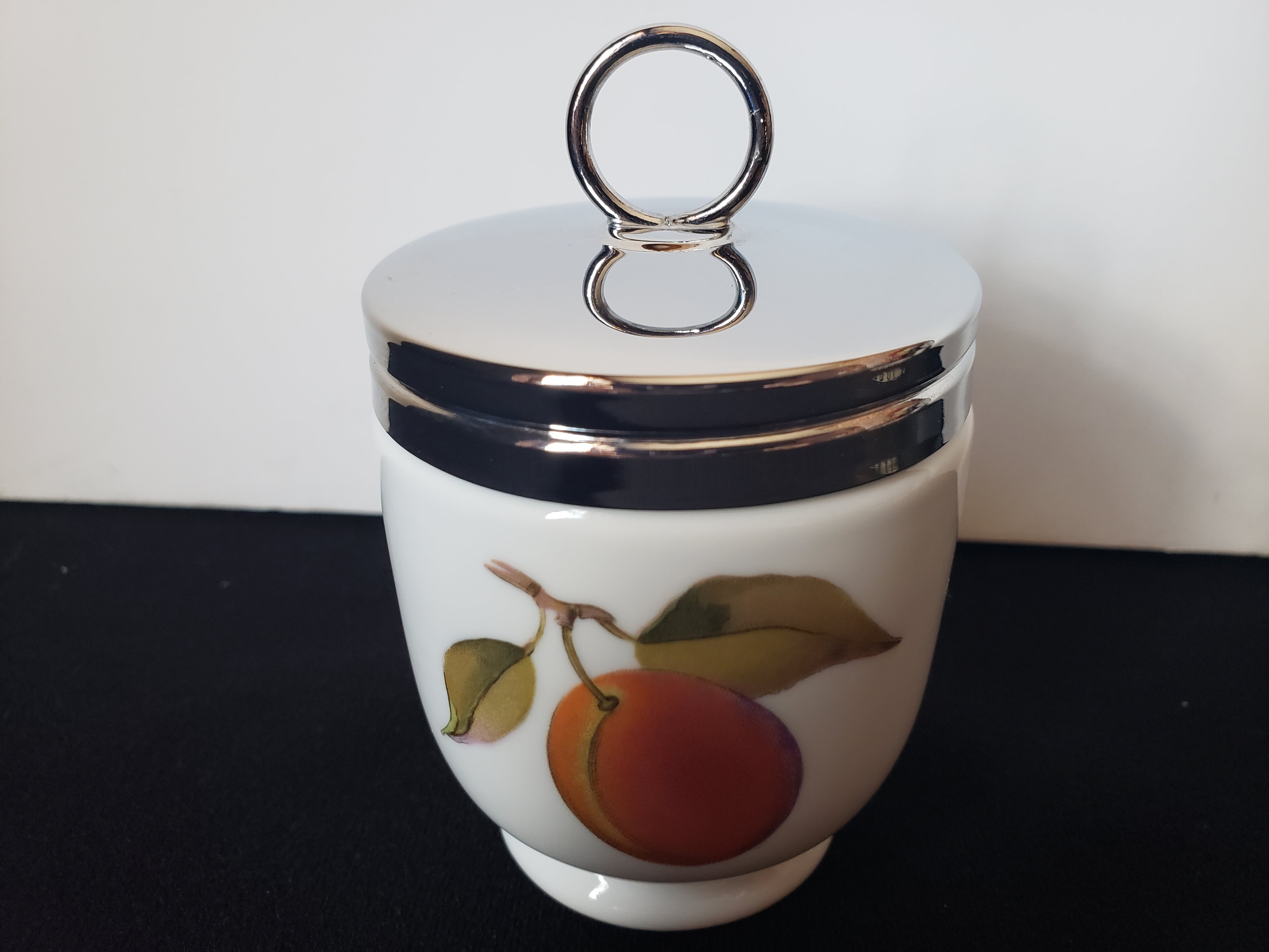 Vintage Evesham Royal Worcester Egg Coddler Cup (lot 2209)