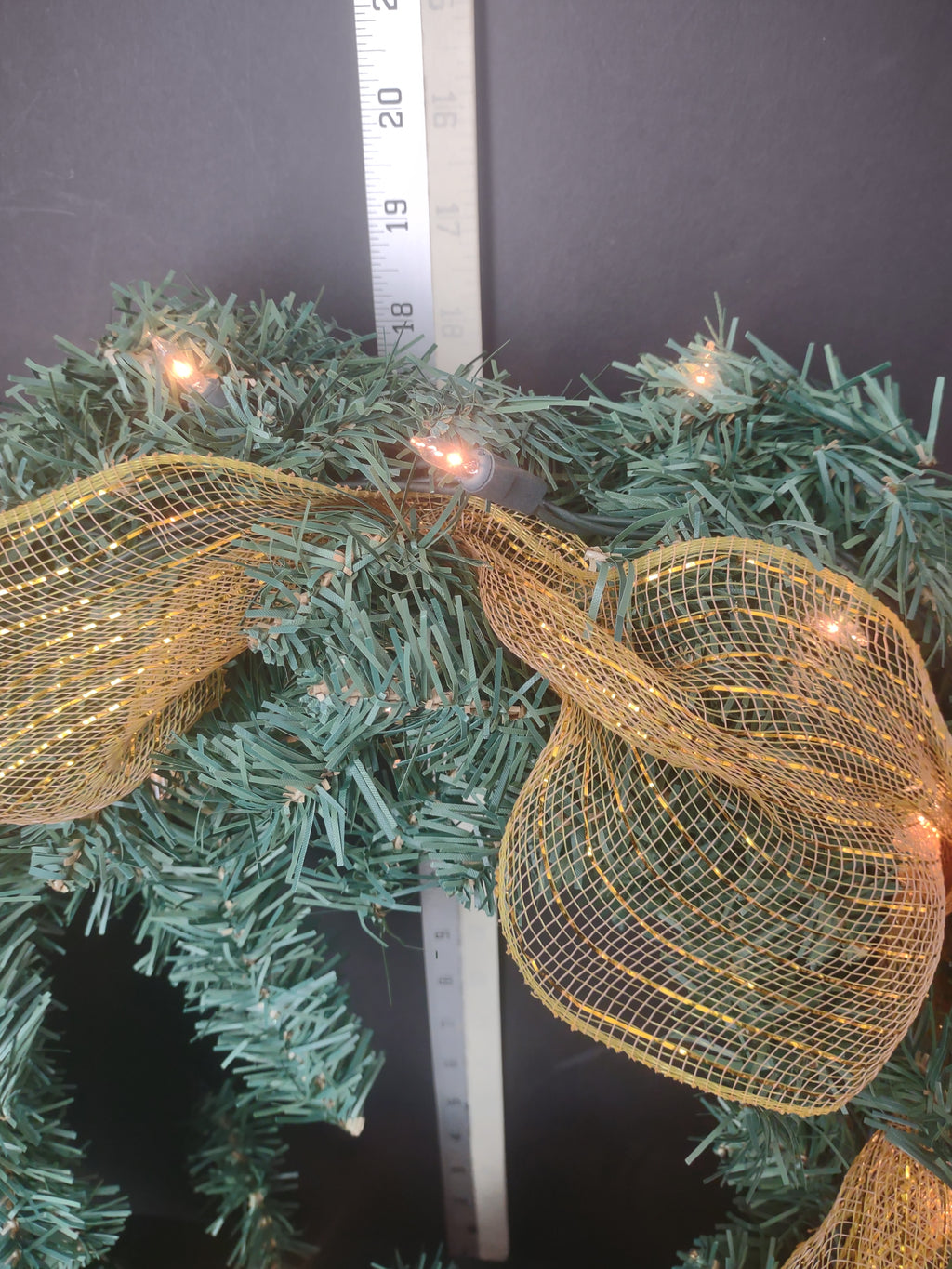 Vintage Christmas Artificial Light Up Green Wreath Gold Ribbon 18" (lot 1326)