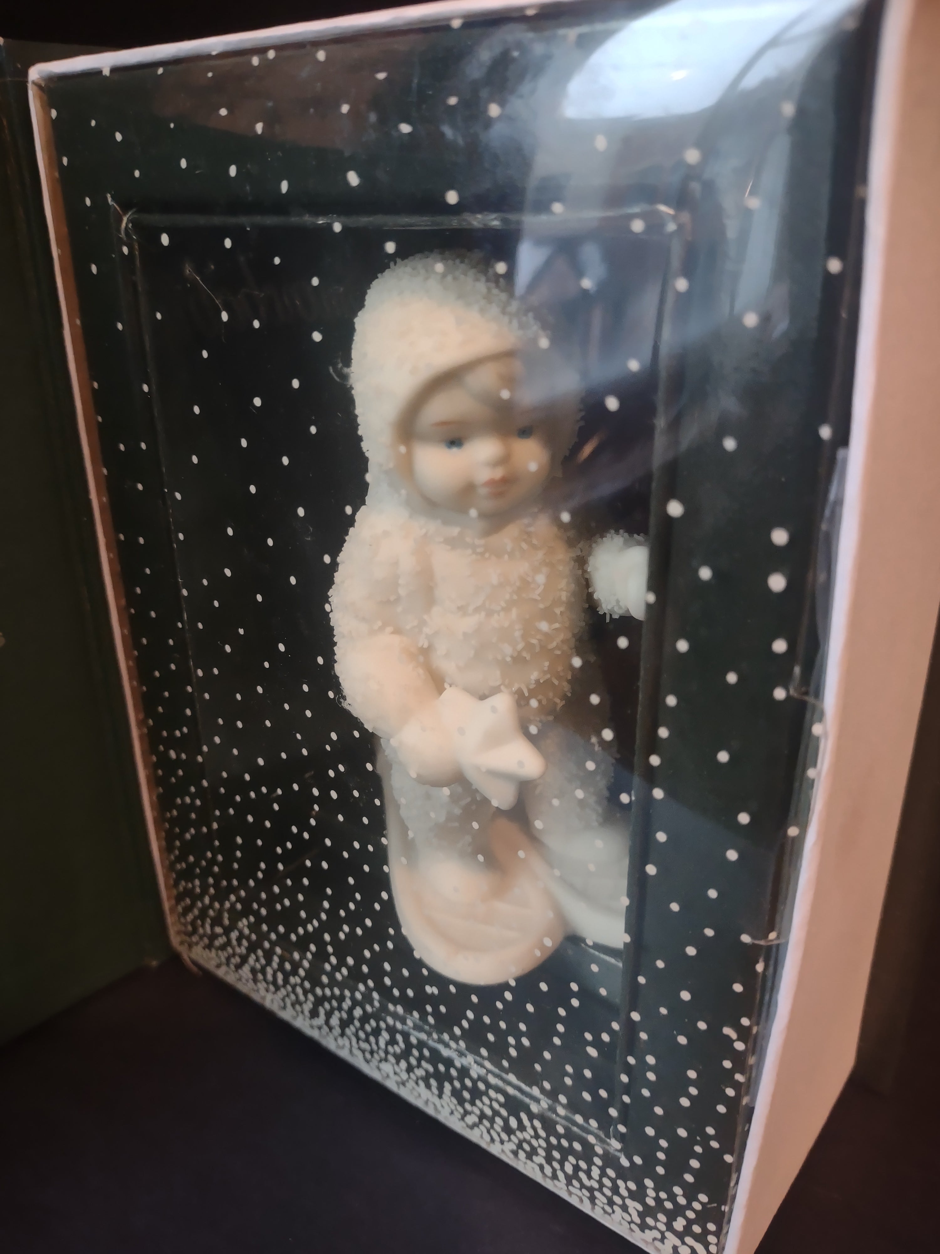 Snowbabies Winter Tales "A Special Delivery" (lot 1454)