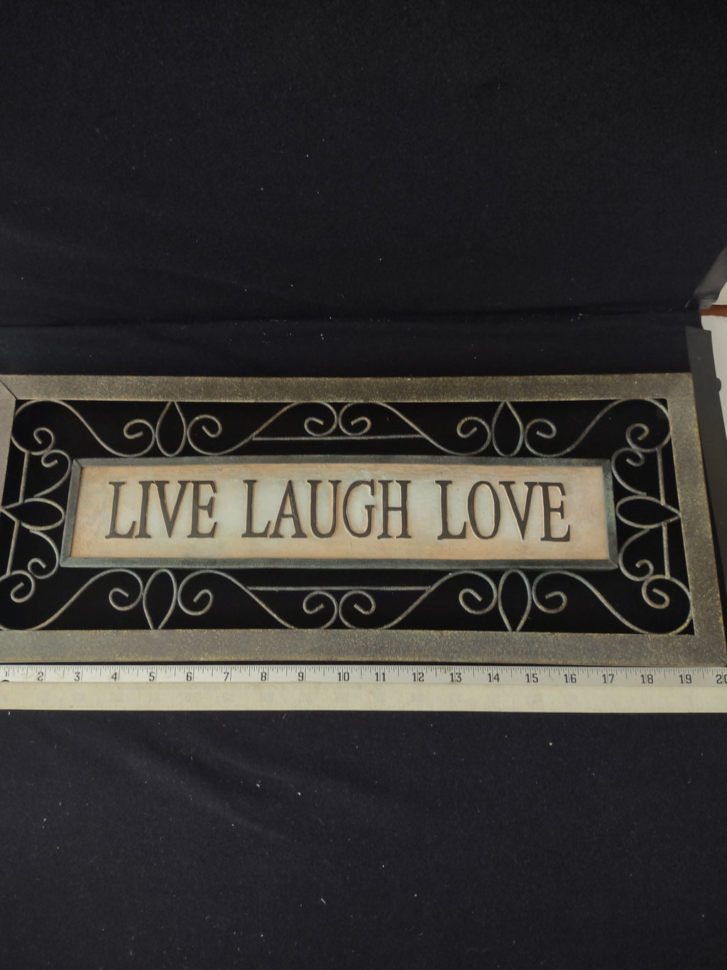 Lisa Hilliker Live Laugh Love Metal Wall Decoration (Lot 3317t)