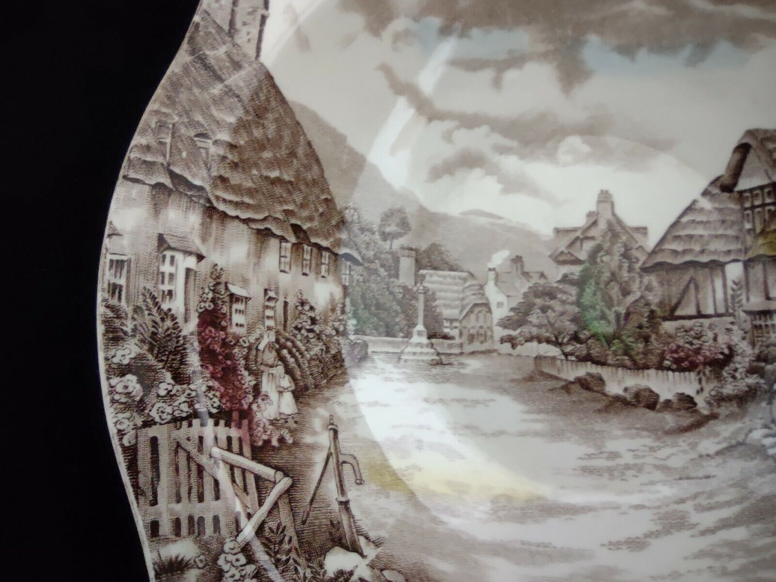 Vintage Johnson Bros Olde English Countryside Serving Bowl Brown (lot 5527)
