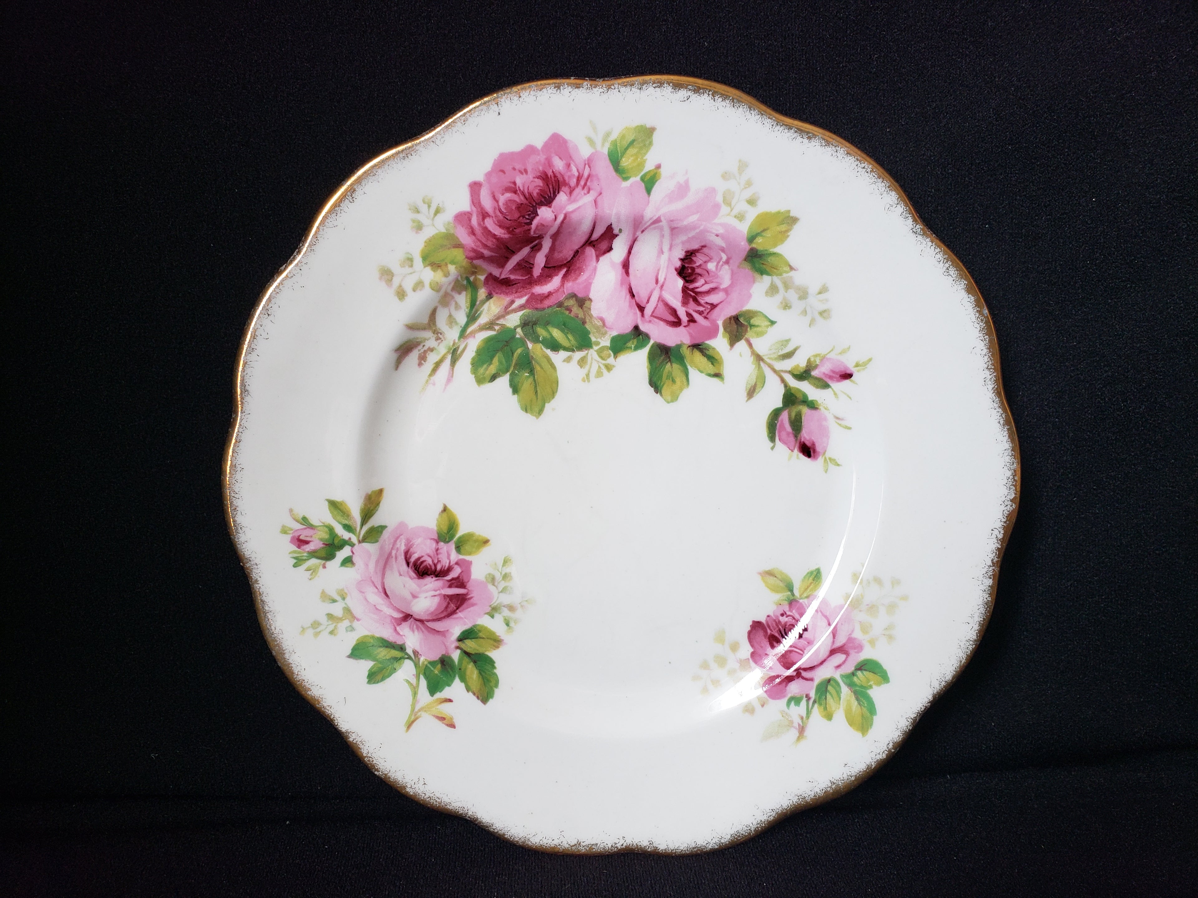 Vintage Royal Albert American Beauty Dessert or Salad Plate 8" (lot 2050)