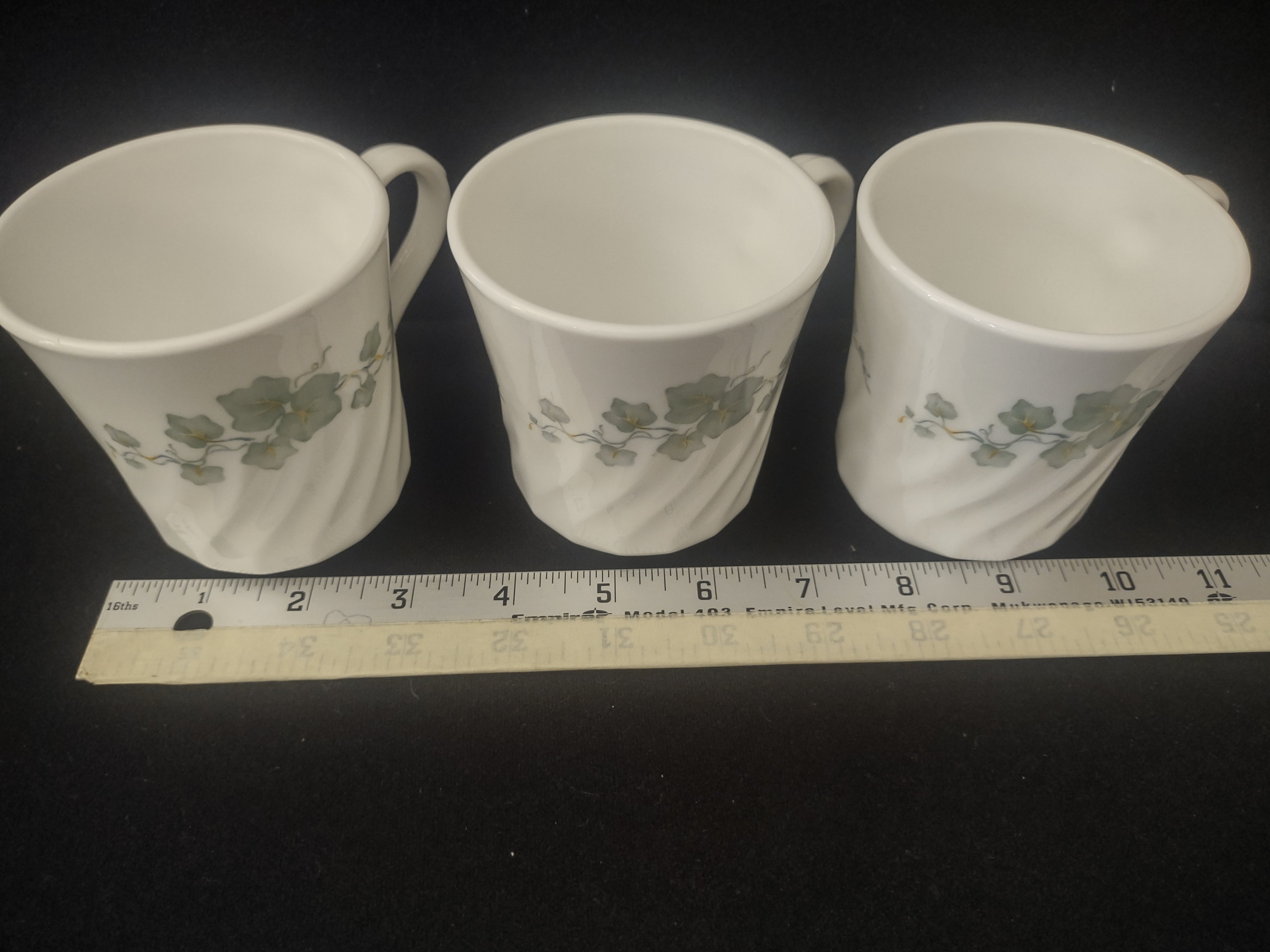 Corelle Callaway Ivy Coffee Mugs x 3 (Lot 2939)