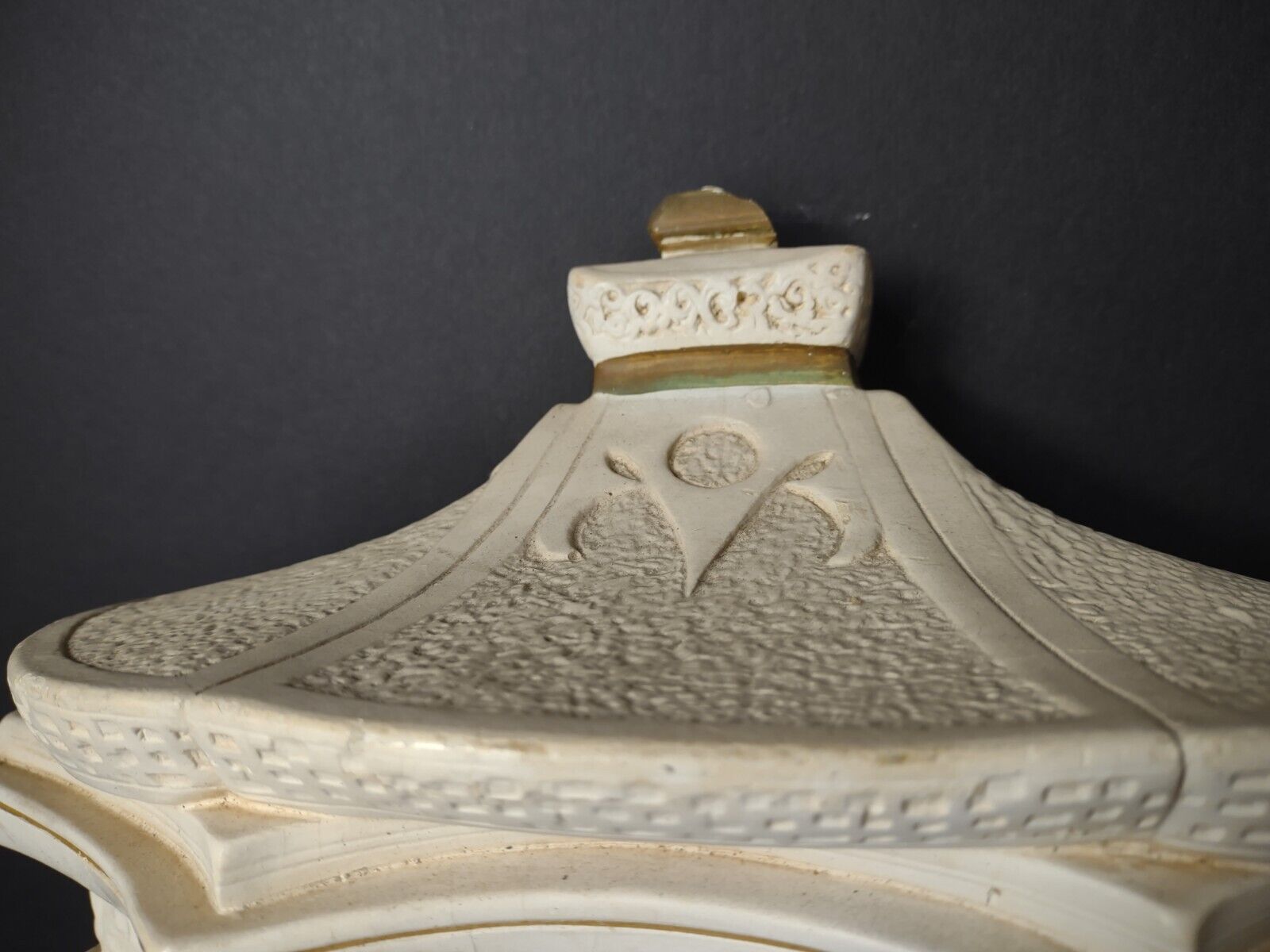 Alexander Backer Wall Mount Lavabo Oriental Theme 12"x10-1/2" IMPERFECT (Lot4587