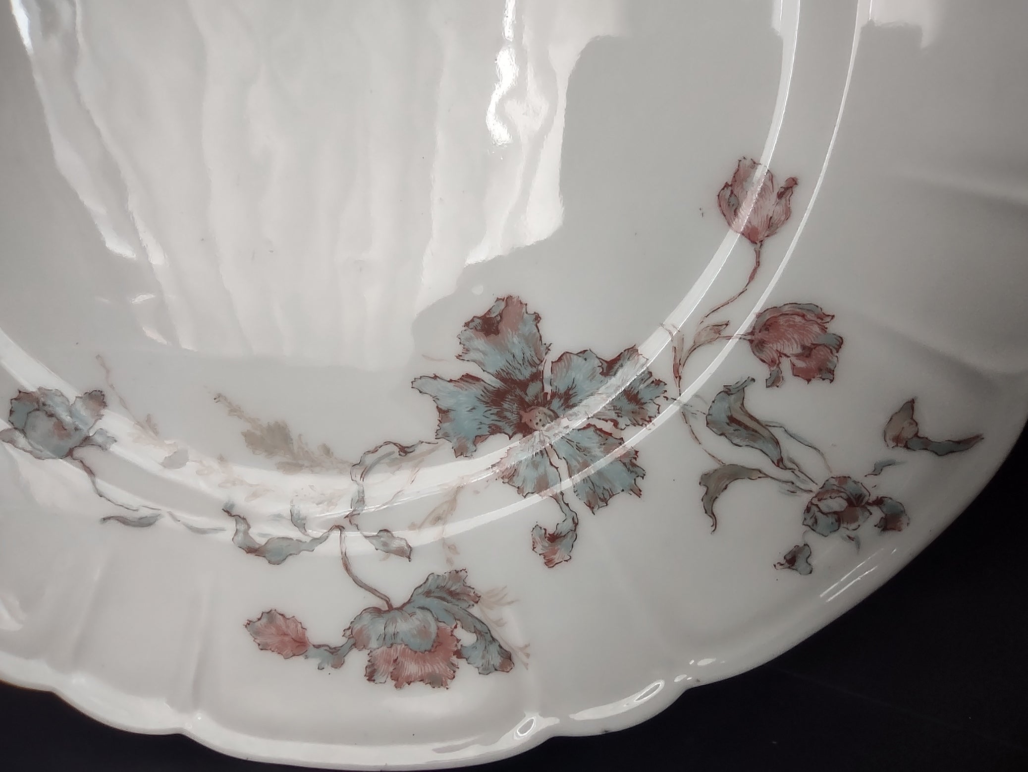 Antique 1889 Haviland Limoges Blue Red Flower Dinner Plate (lot 950)