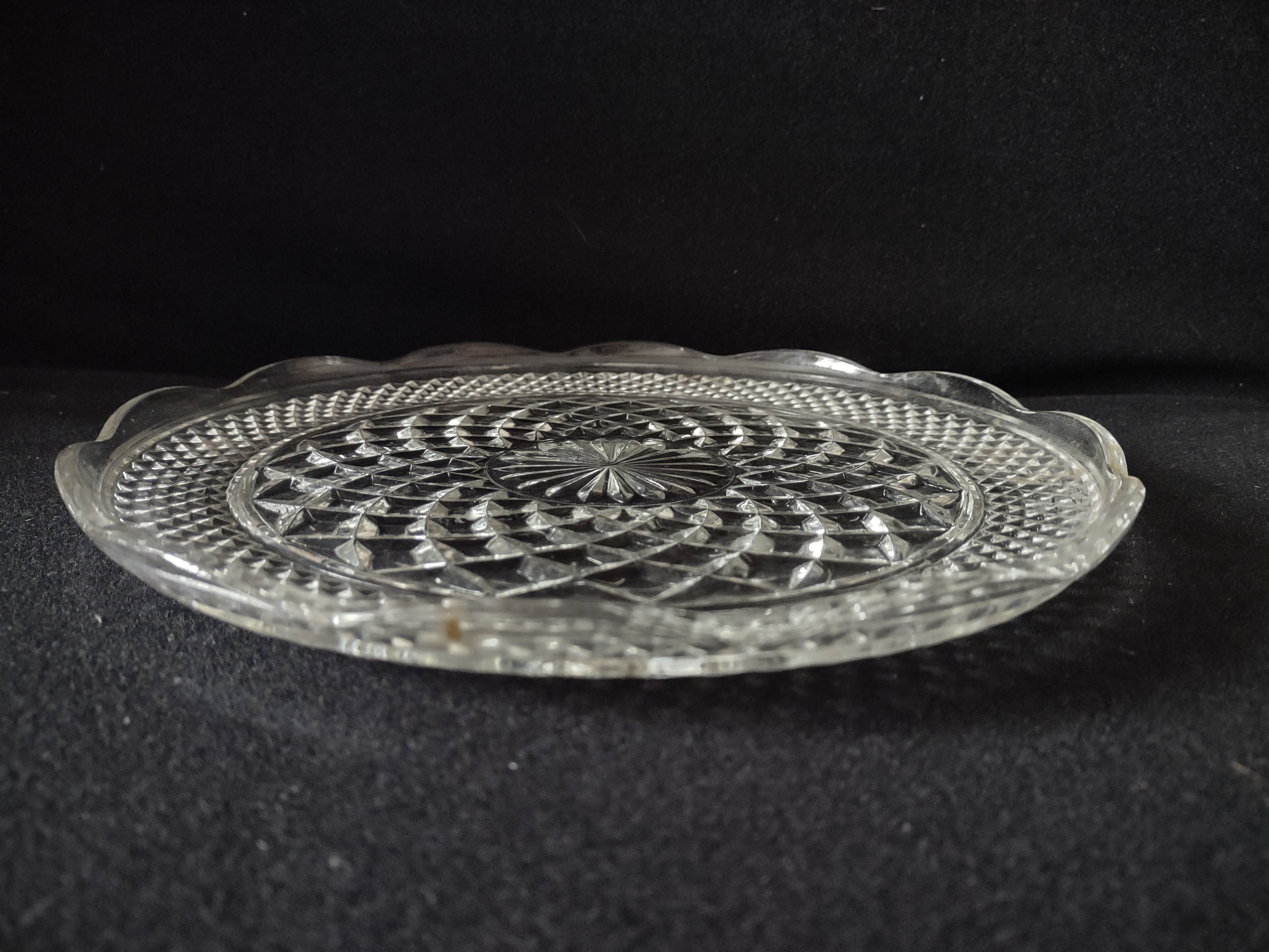 Wexford Anchor Hocking Large Glass Serving Platter Diamond (lot 5149)