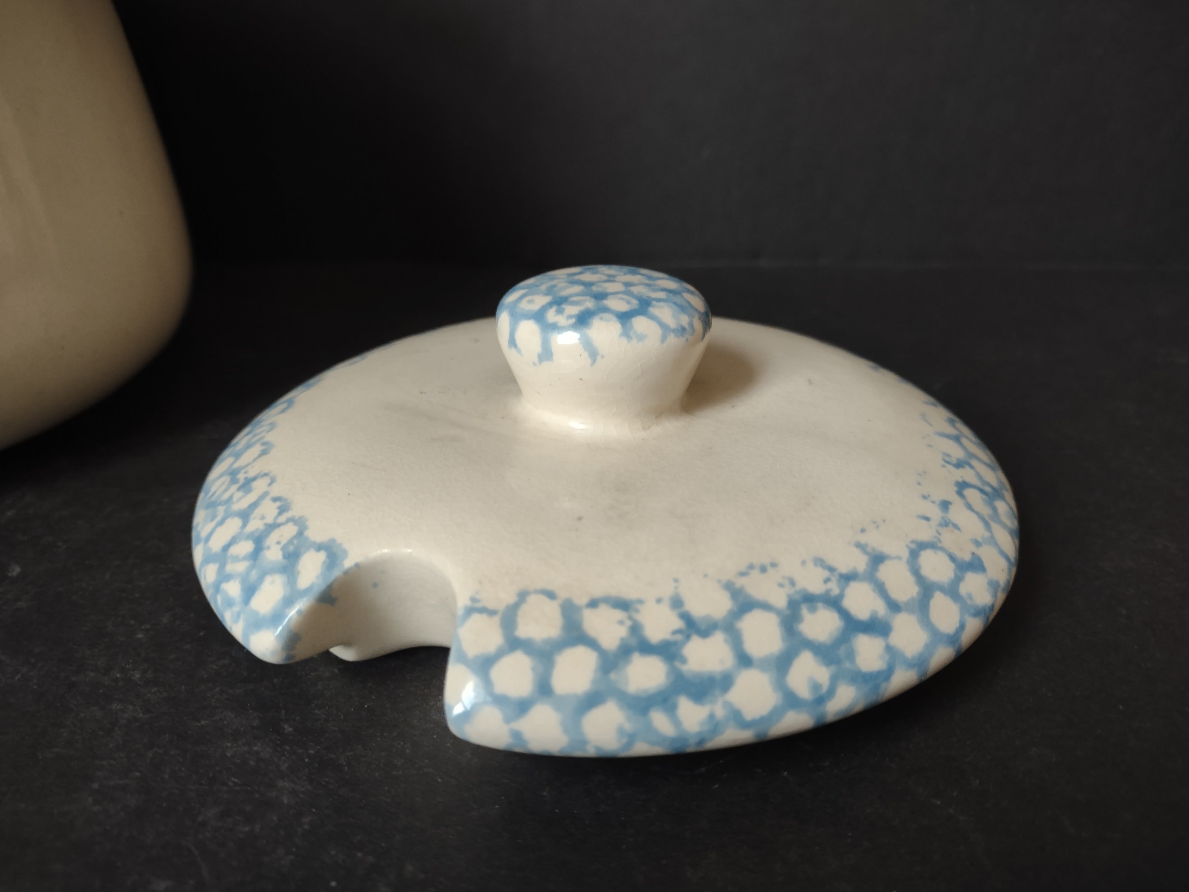 Vintage Stoneware Hearts White Blue Soup Tureen Cottage NO Ladle (lot 5305)