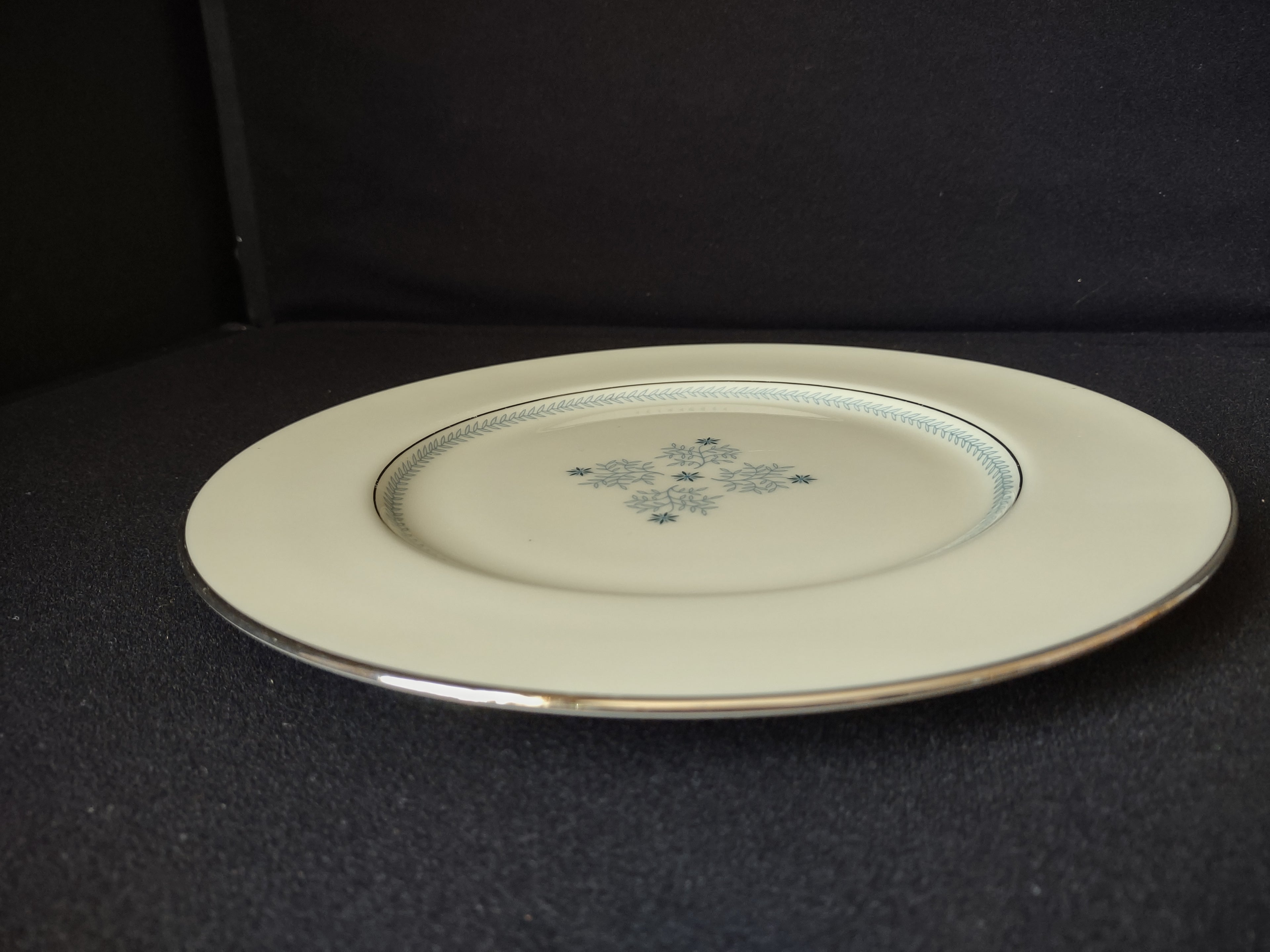 Vintage Lenox Charmaine C-512 Gold Trim Dinner Plate 10-1/2" (lot 1905)