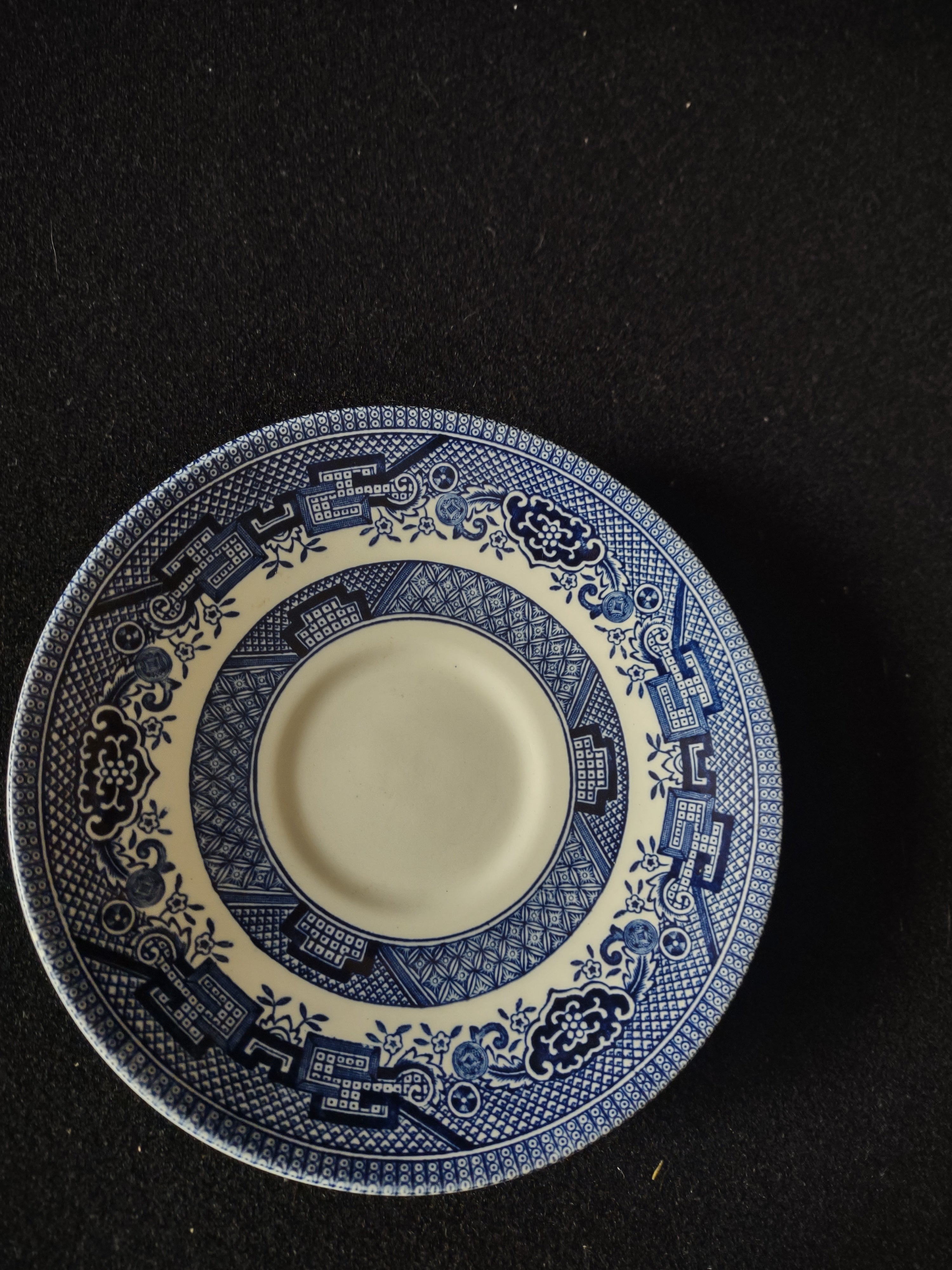 Vintage Churchill Teacup Ironstone Blue Willow (Lot 5585)