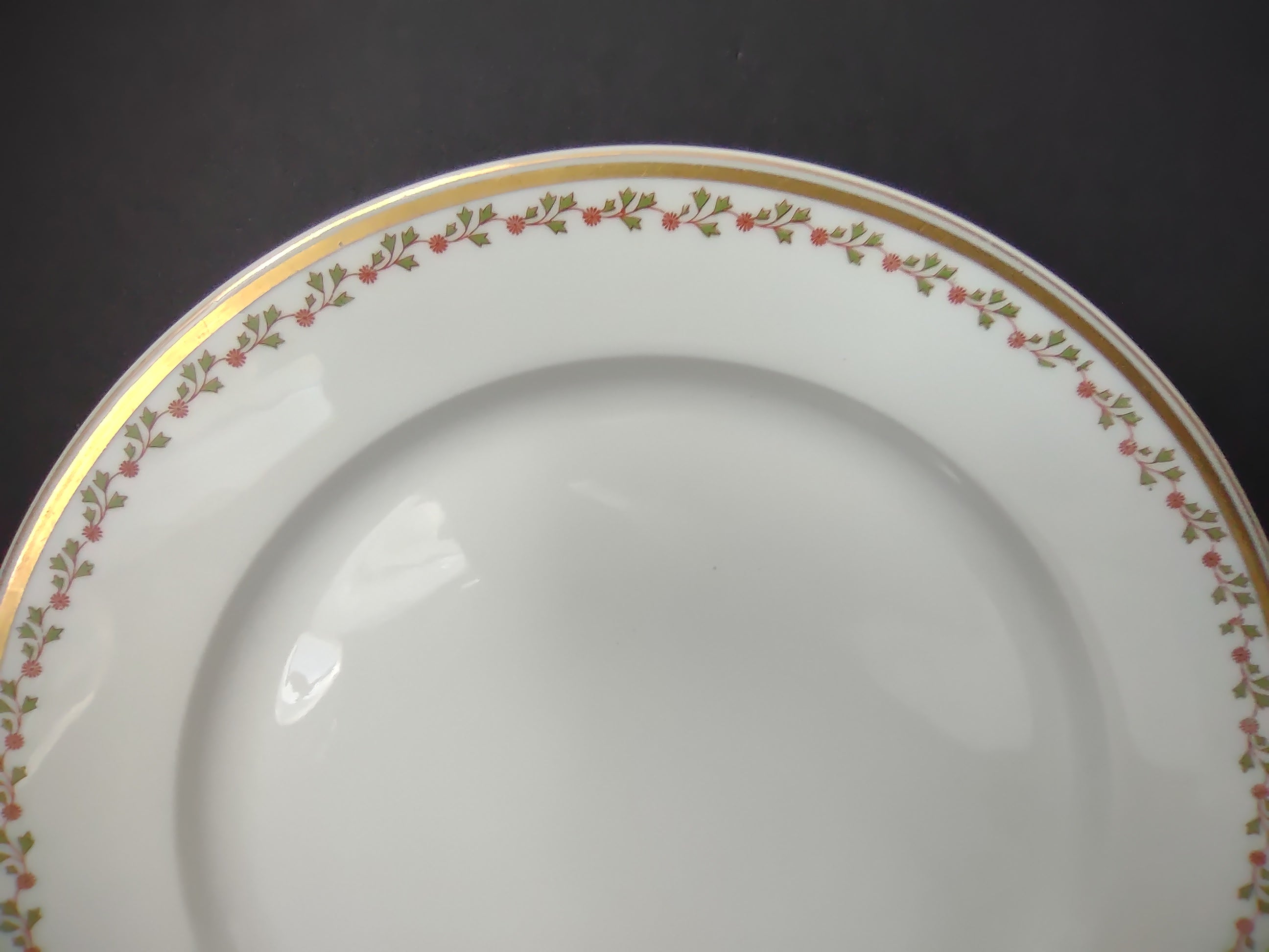 Old Abbey France Limoges Dinner & Dessert/Salad Plate Clover Gold Trim (lot 863)