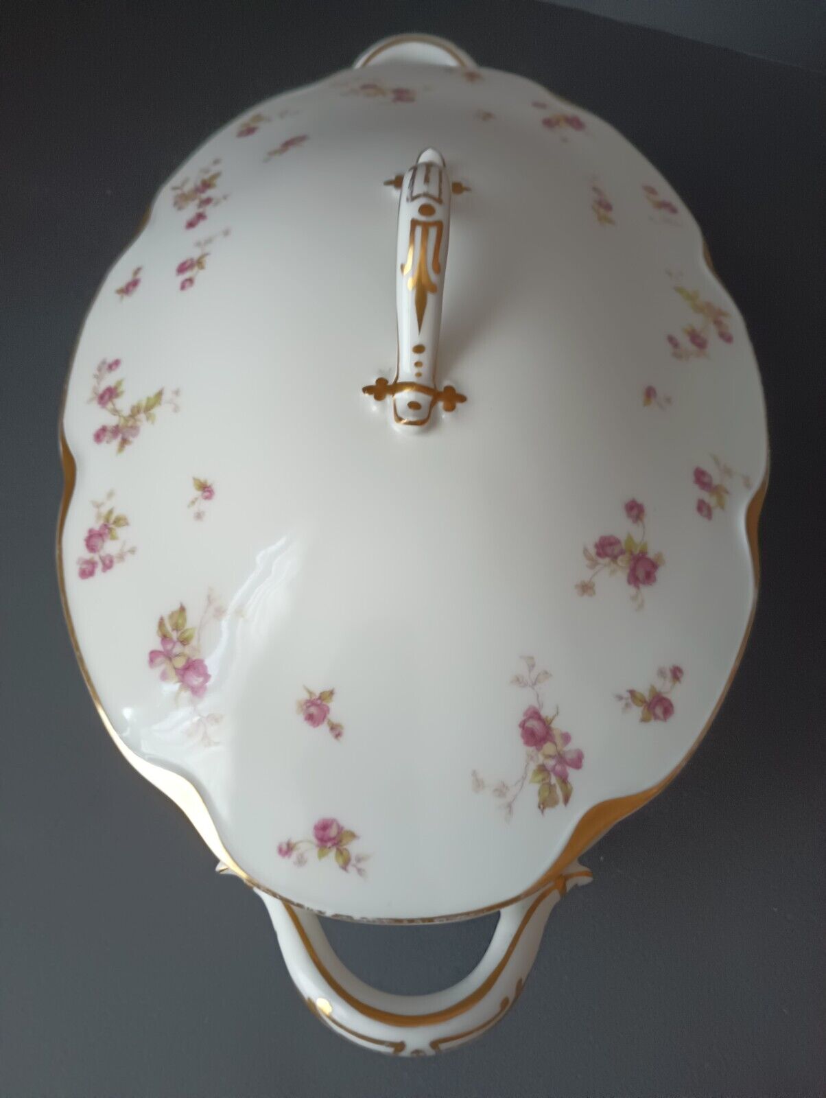 Haviland Limoges Set Vegetable Tureen Gravy Boat Gold Trim Roses (lot 372)