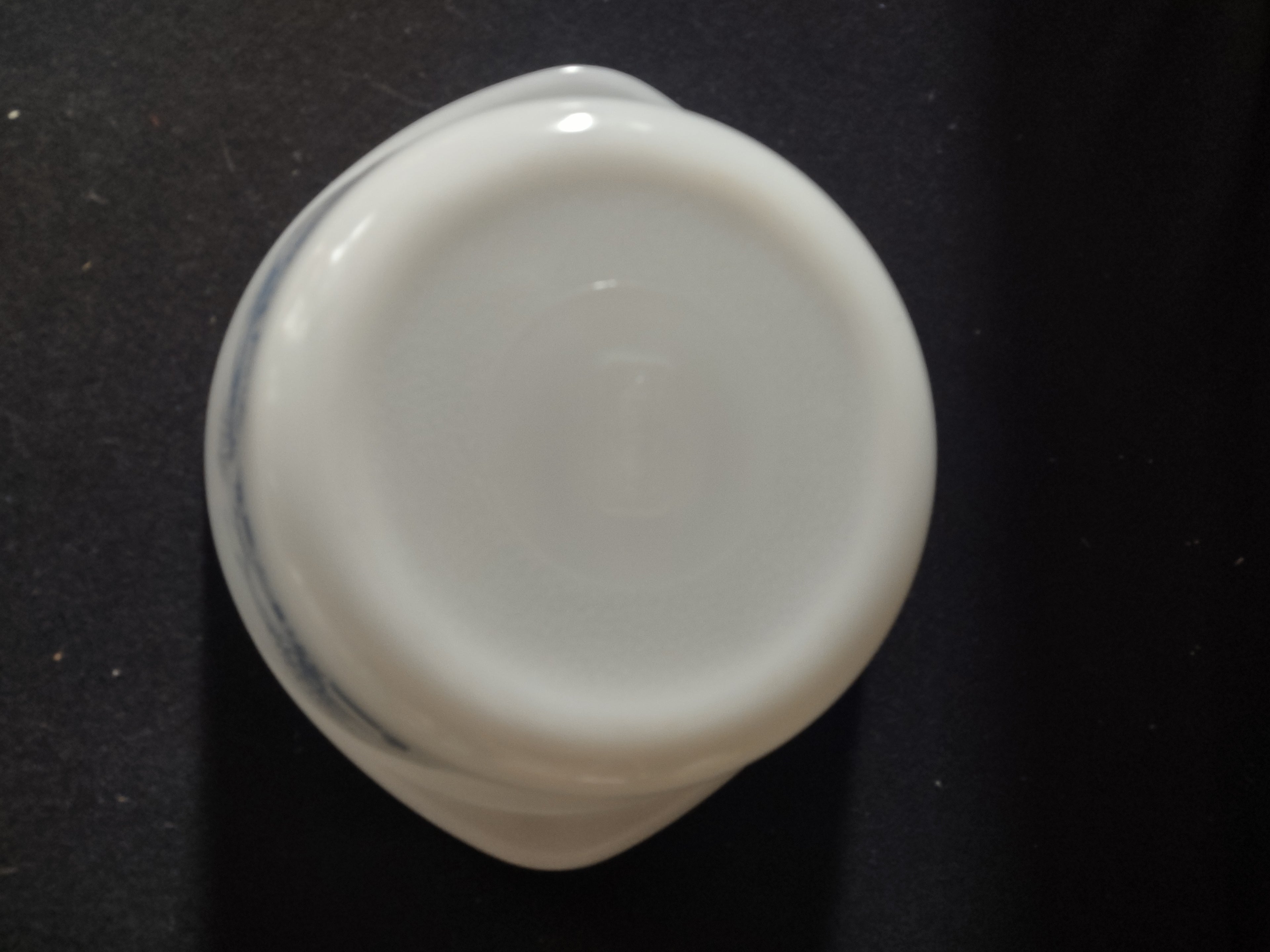 Vintage Glasbake Milk Glass 2QT Casserole Currier & Ives Blue Farm (Lot5131)