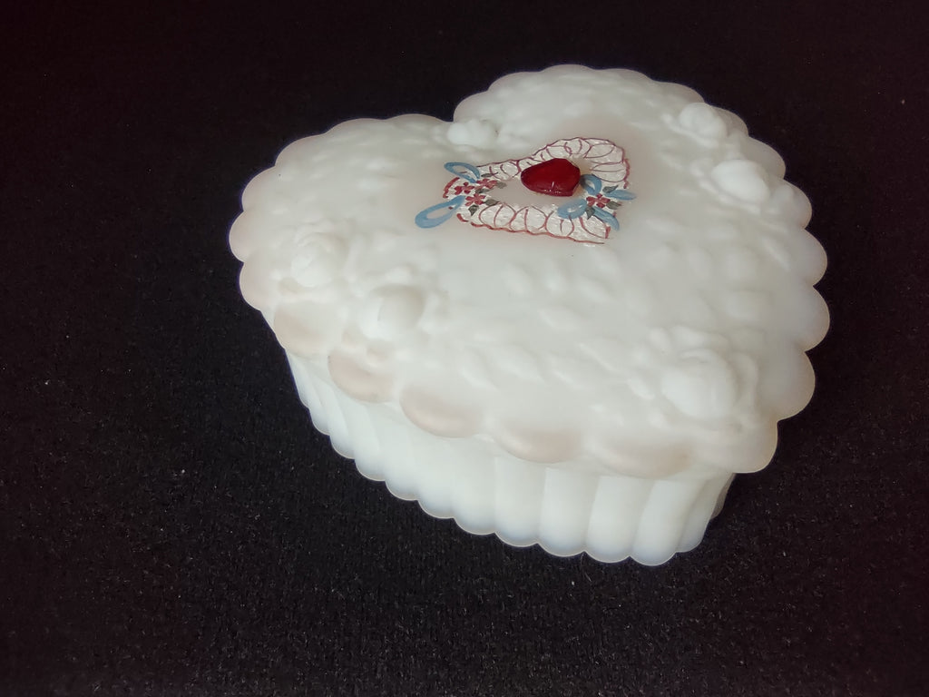Vintage Fenton Heart Shape Glass Trinket Box Hand Painted & Signed (lot 2694c )