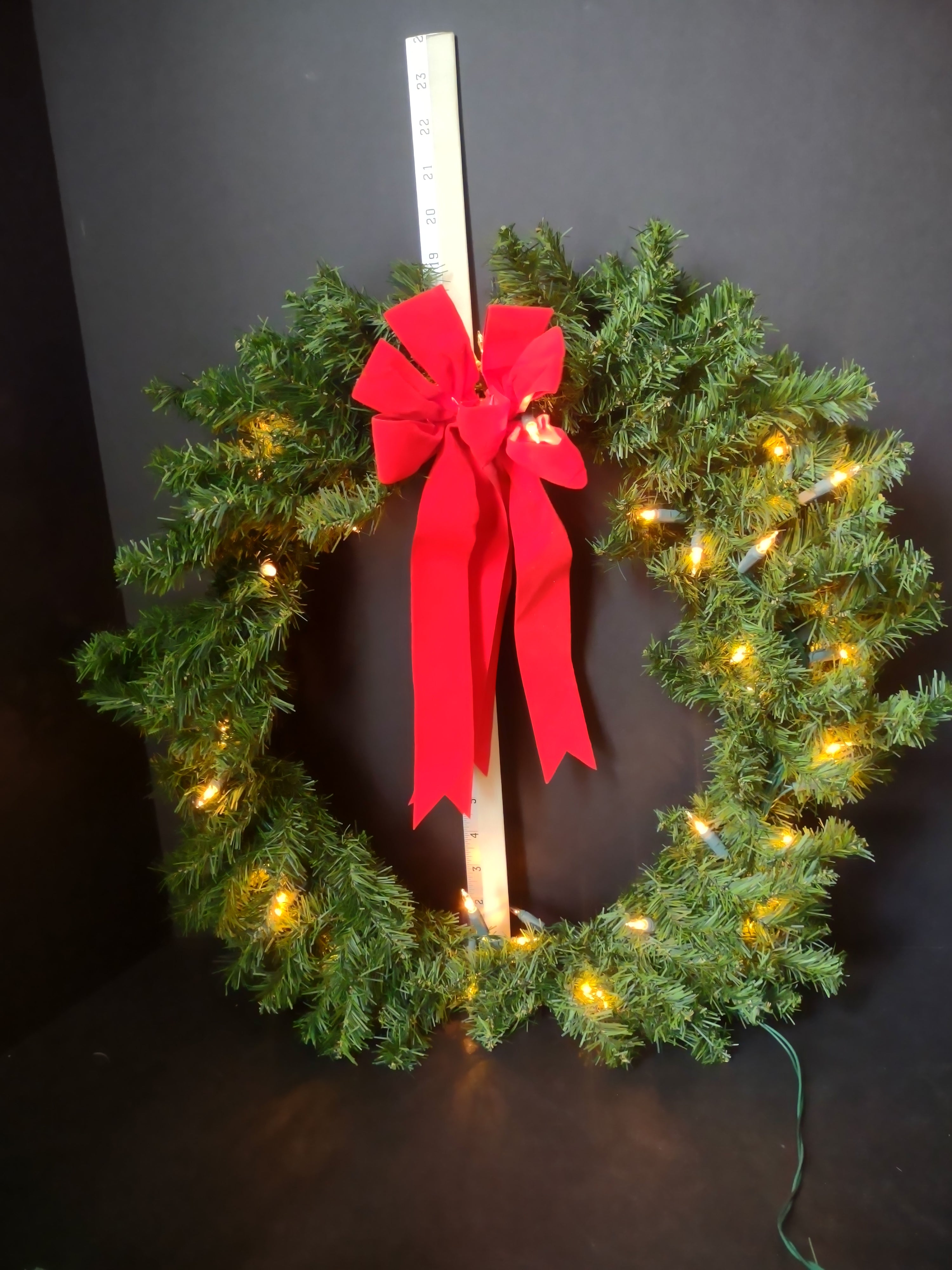 Vintage Artificial Christmas Poinsettia Light Up Tree Wreath Garland (lot 1229)