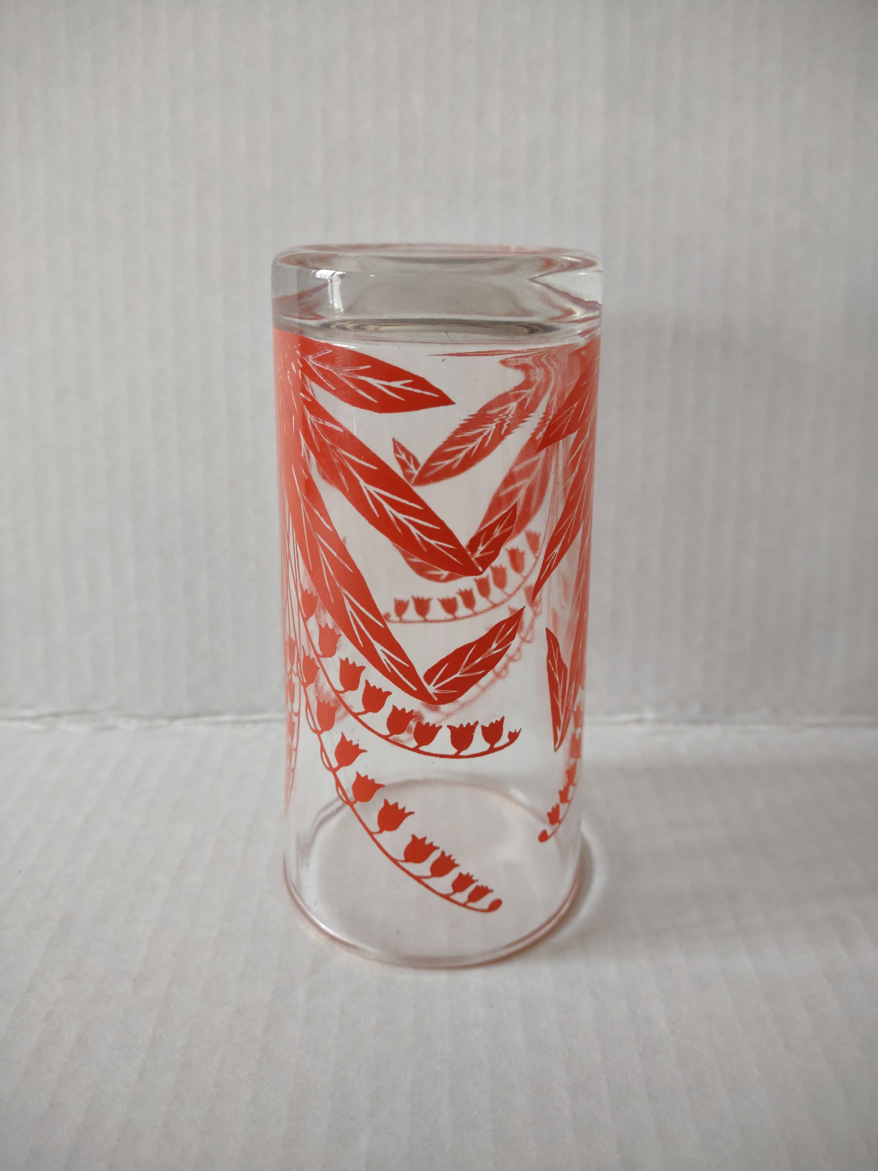 Vintage MCM Lilly of the Valley Red Drinking Tumbler Glass x 2 (lot 5163)
