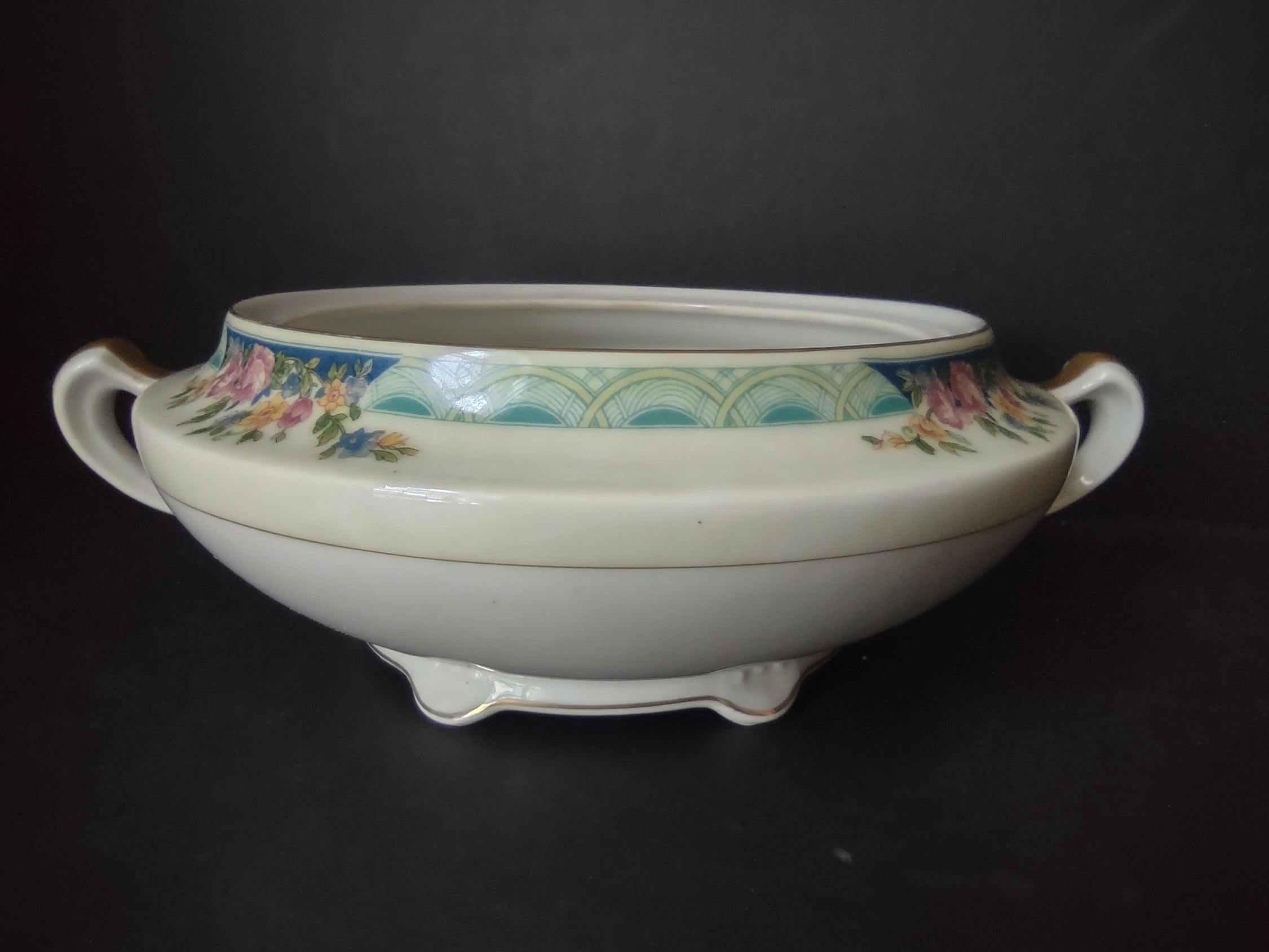 Haviland Limoges Massachusetts Round Tureen NO LID Blue Floral (lot 931)