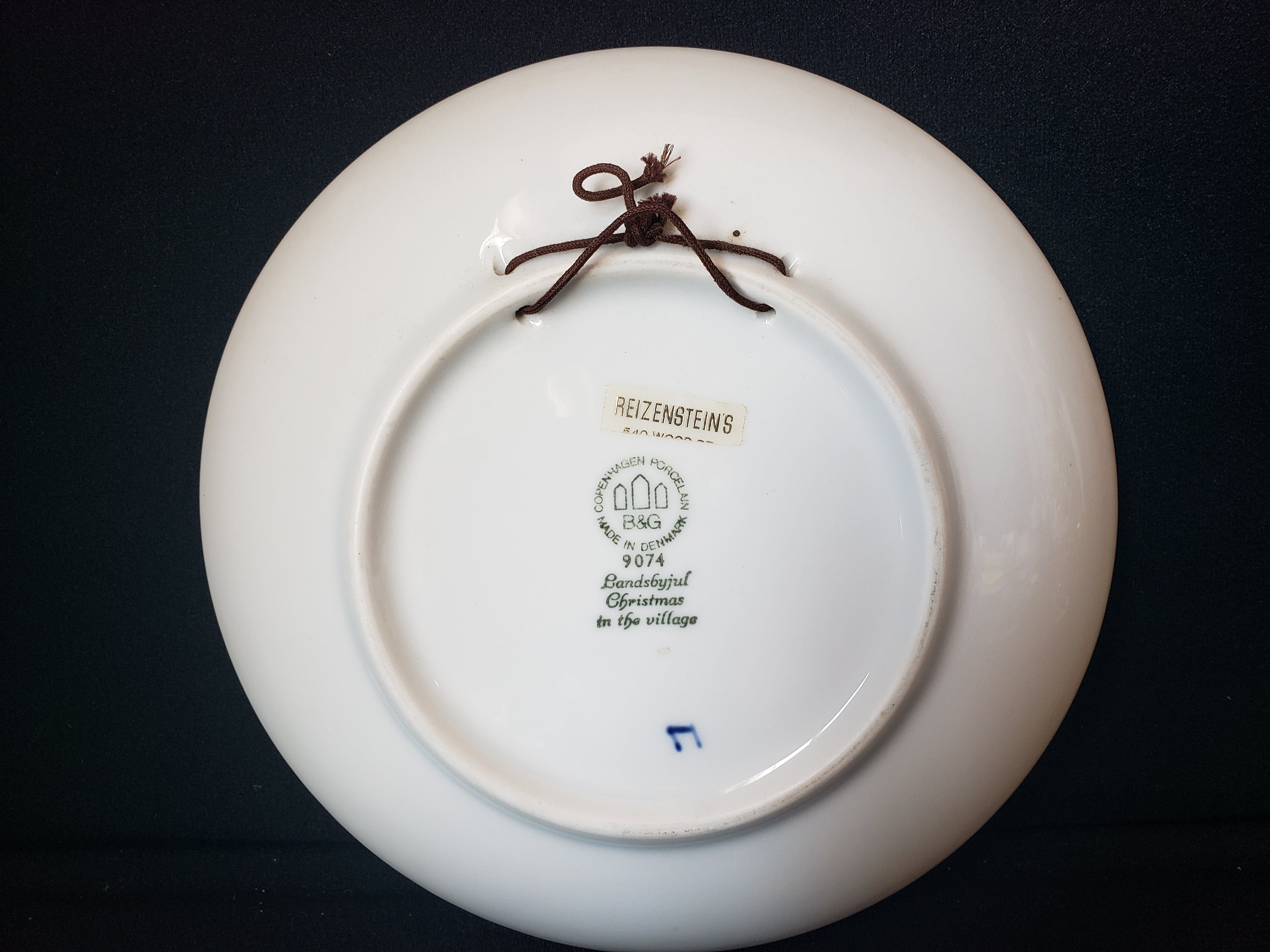 B & G Copenhagen Porcelain Wall Plate Christmas in the Village Blue (lot 2192)