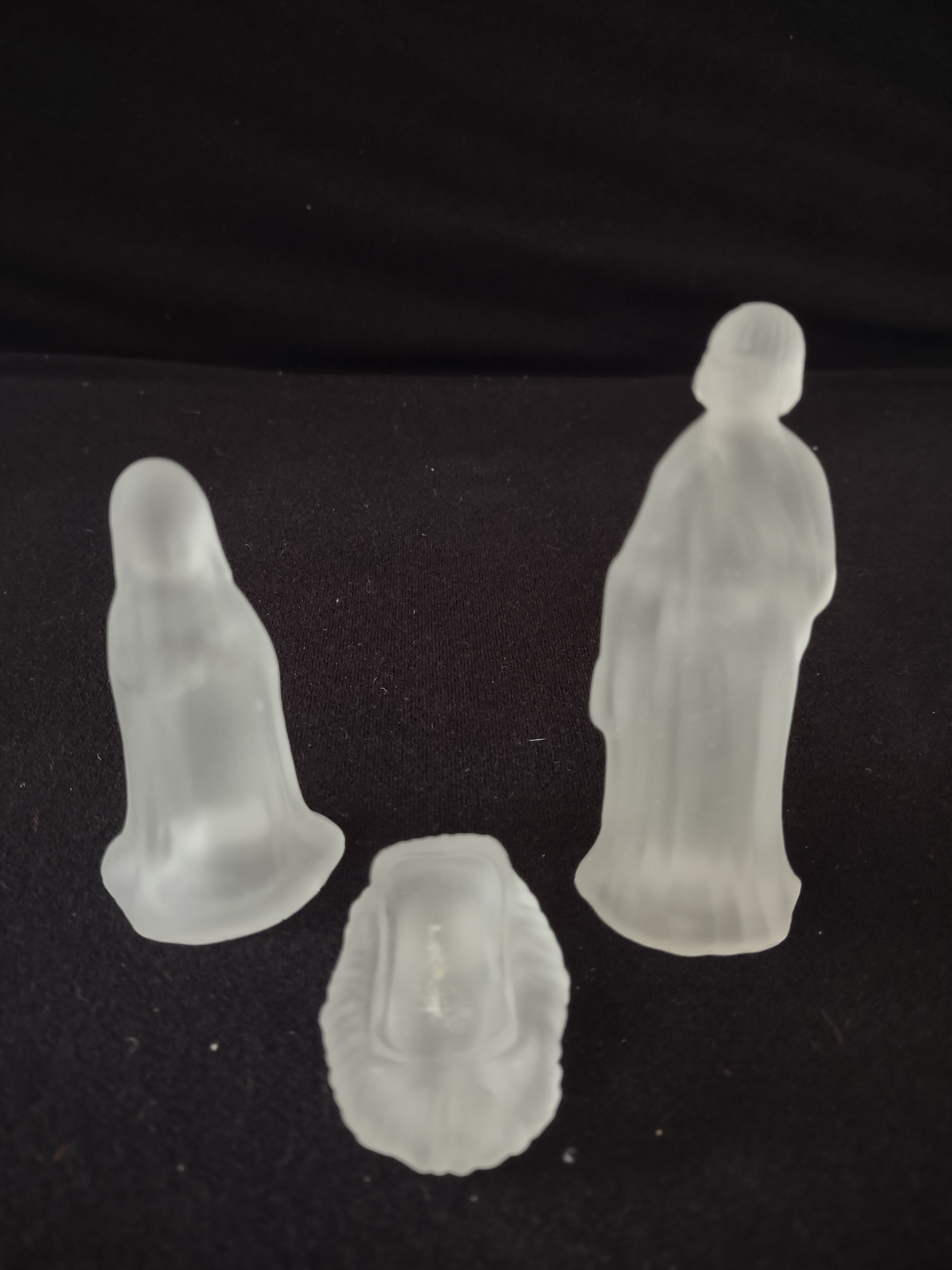 Vintage 6 Piece Frosted Glass Nativity Set Mary Joseph Jesus 3 Wisemen (Lot 4057