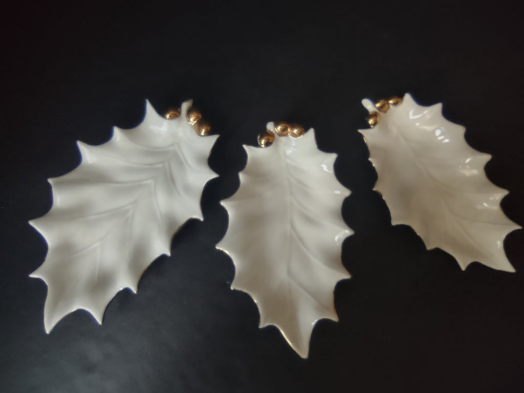 Vintage Three 3 x Ceramic White Gold Holly Leaf Dish (lot 1162)