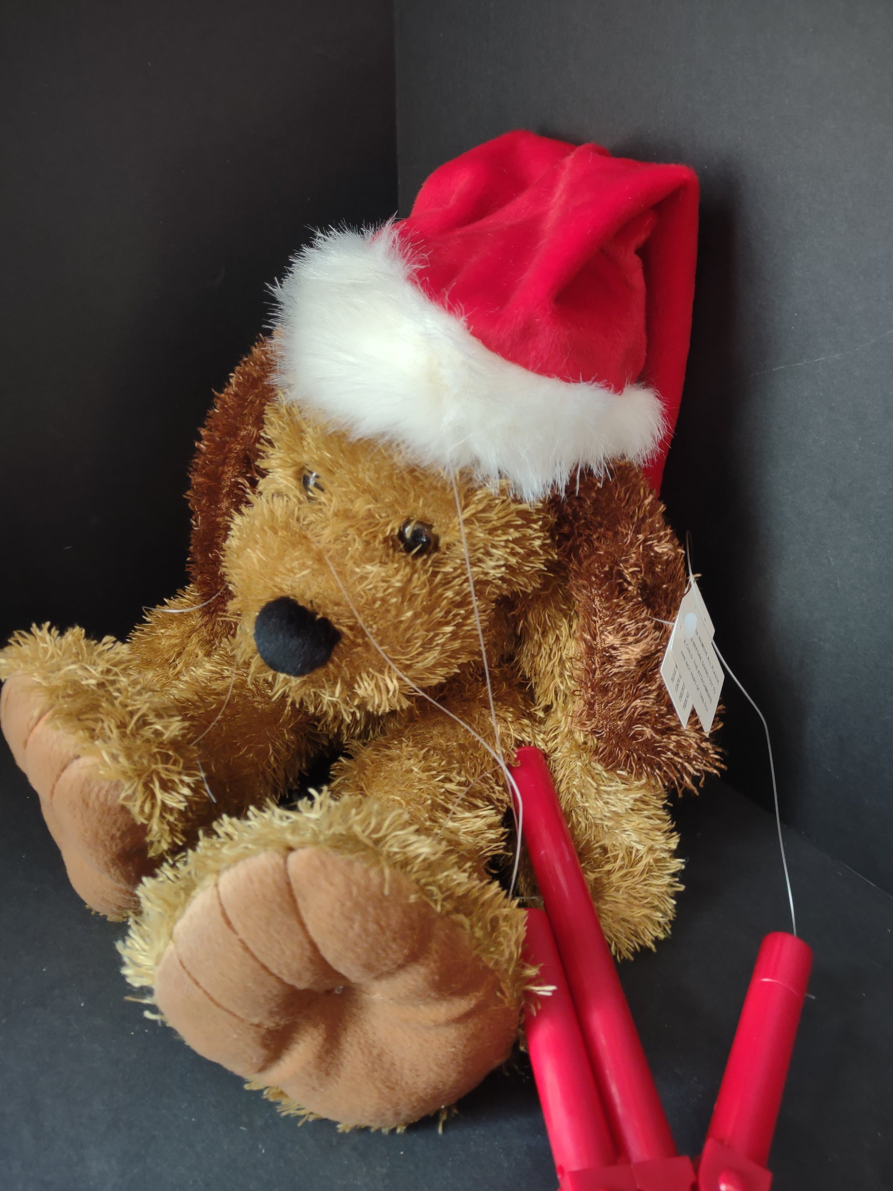 Christmas Musical Puppet Santa Dog (lot 1413)