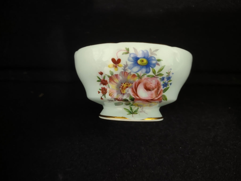 Vintage Set Creamer and Sugar Bowl Paragon Bone China England 2-3/4" (lot 119)