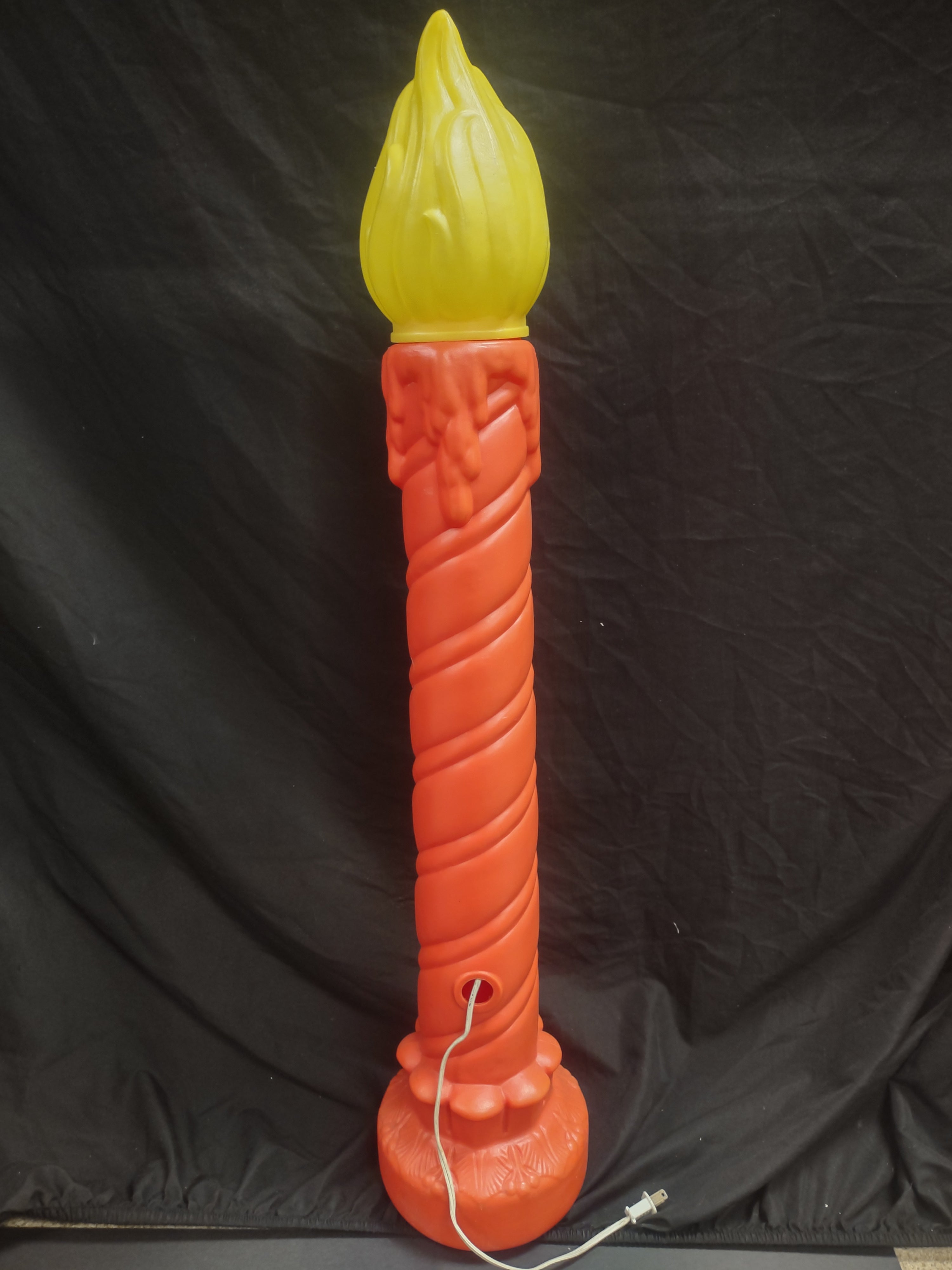 Vintage Christmas Blow Mold Candle Pine Cones Light Up 36" (lot 2320)