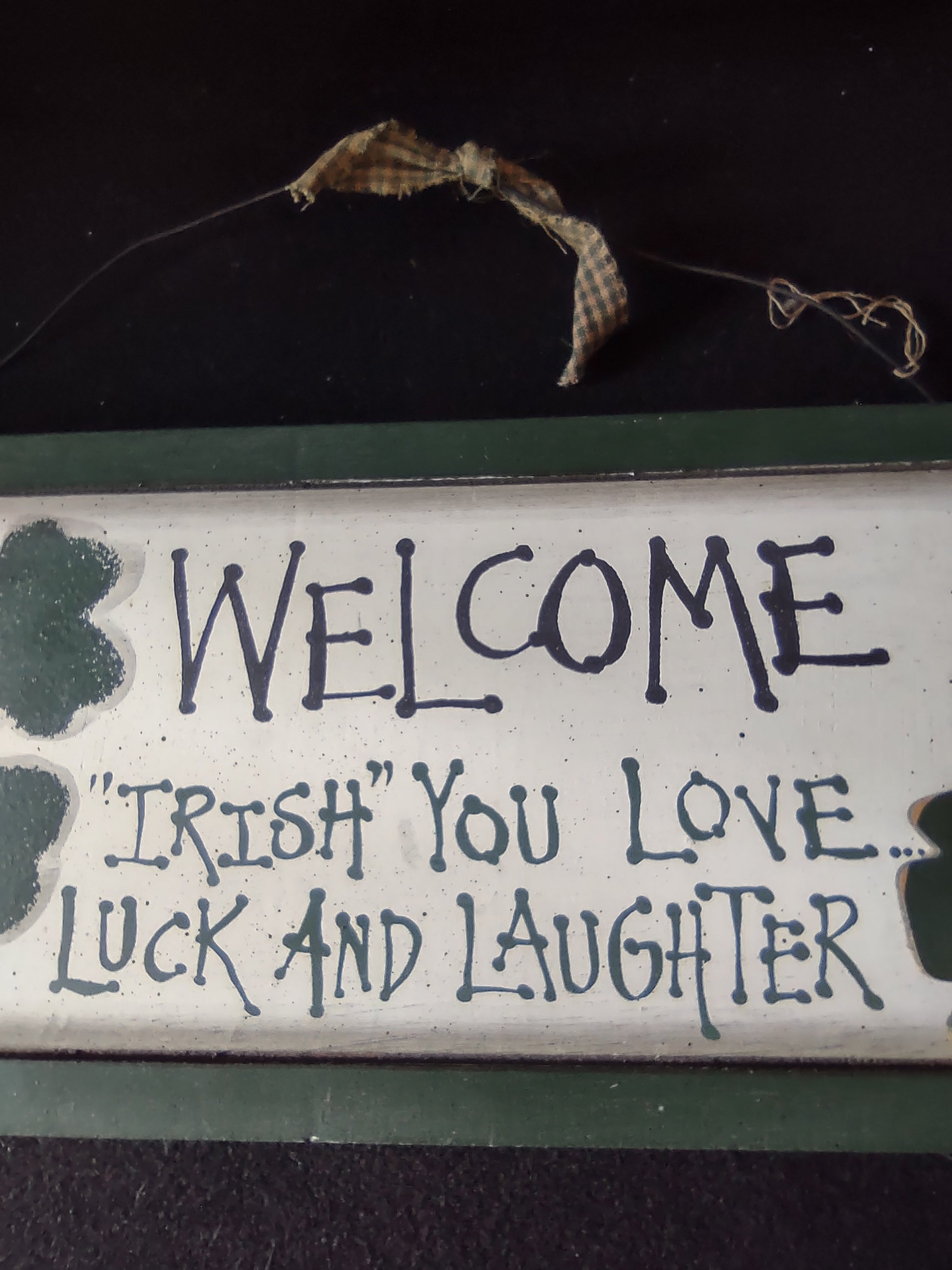 Vintage Wooden Welcome Wall Hanging Irish Love Luck Laughter Shamrock (Lot5198t