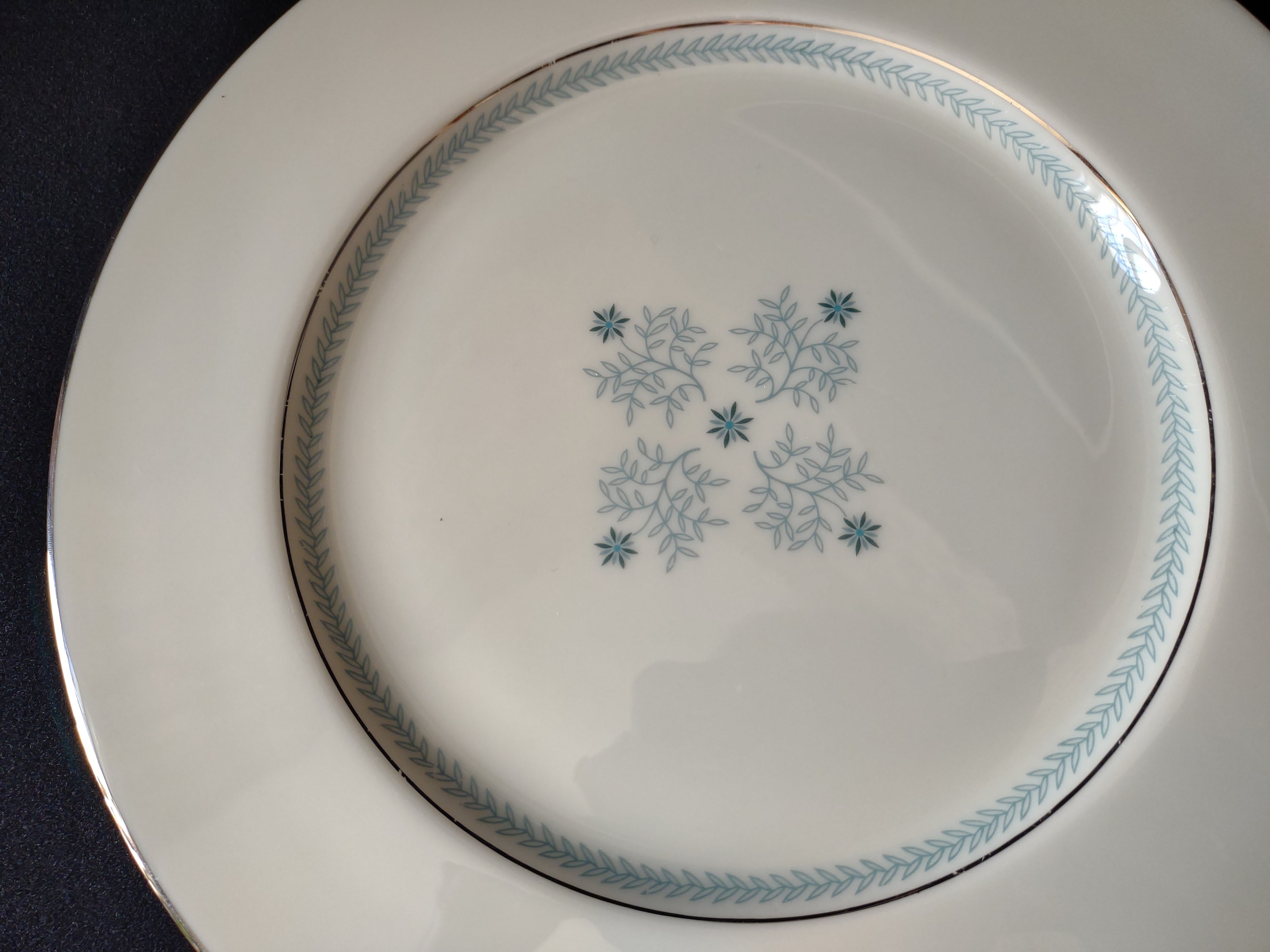 Vintage Lenox Charmaine C-512 Gold Trim Dinner Plate 10-1/2" (lot 1905)