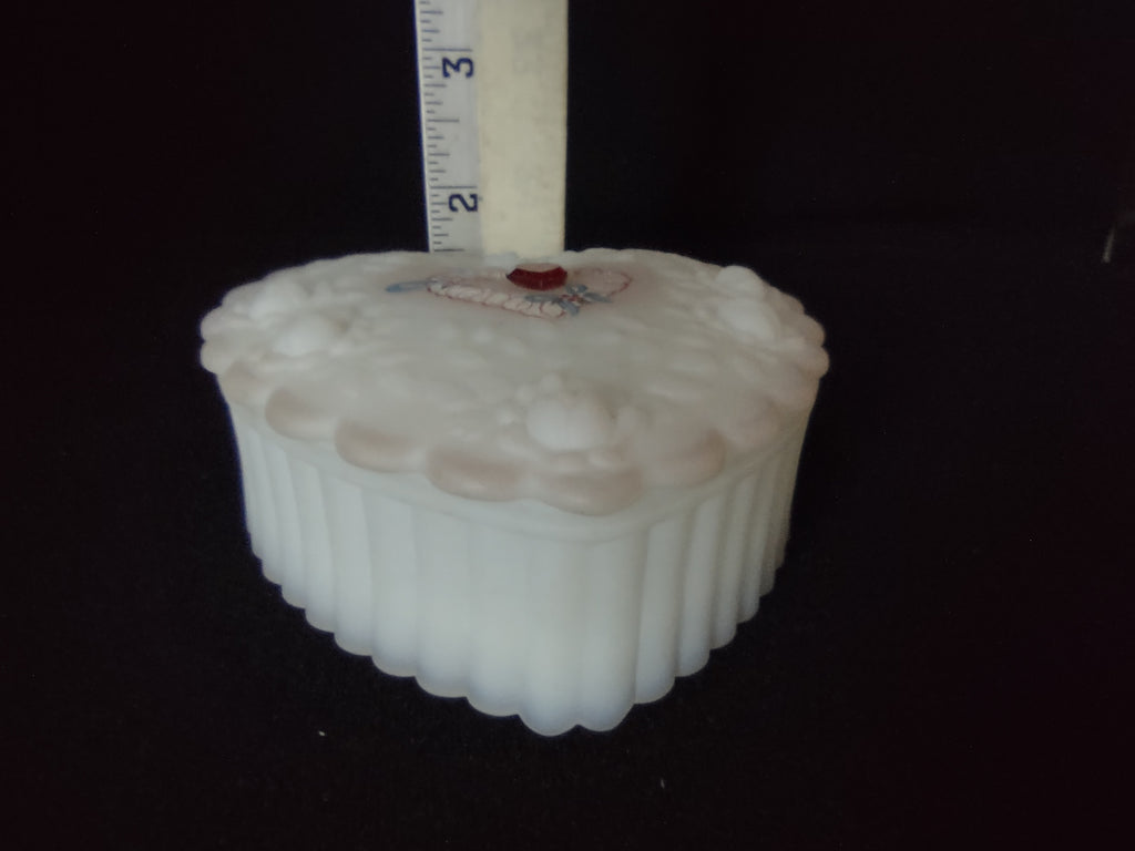 Vintage Fenton Heart Shape Glass Trinket Box Hand Painted & Signed (lot 2694c )