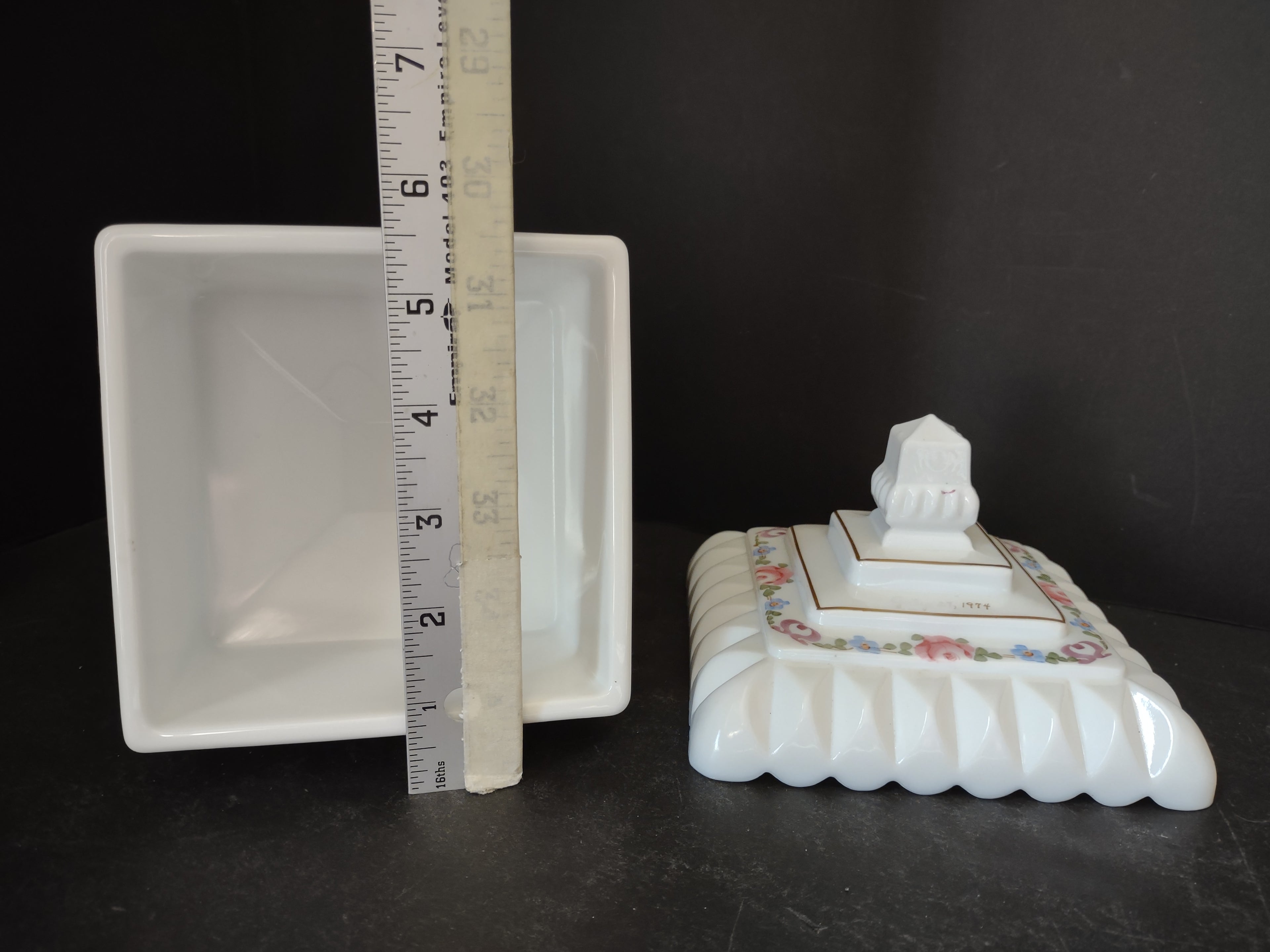 Vintage Westmoreland Milk Glass Candle Holder Wedding Bowl Ribbon Bow (lot 5728)