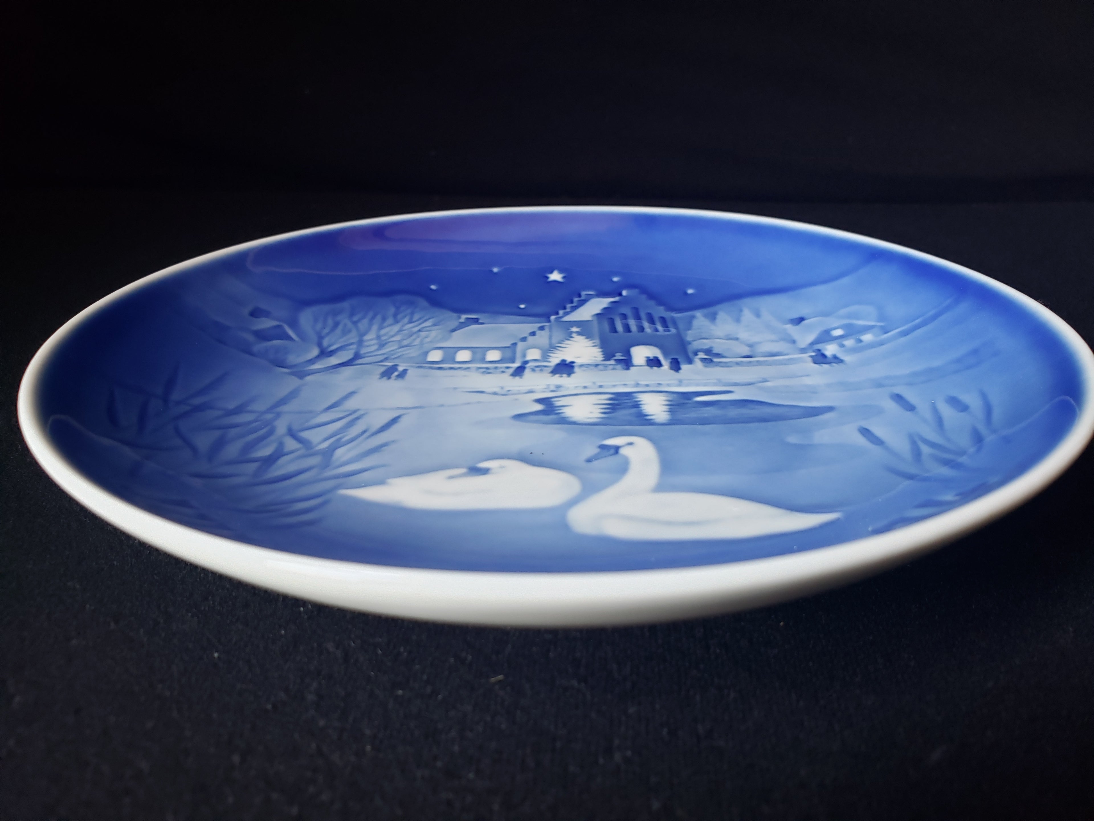 B & G Copenhagen Porcelain Wall Plate Christmas in the Village Blue (lot 2192)