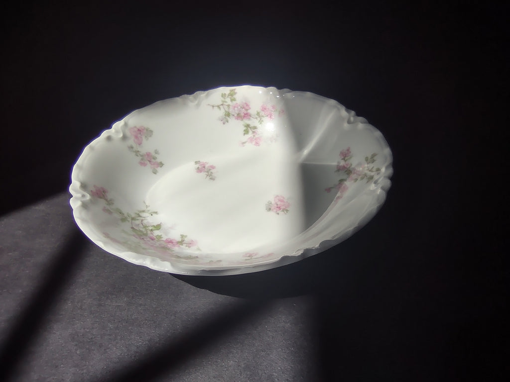Haviland Limoges Small Bowl Apple Blossom 6-1/4"(lot 1055)