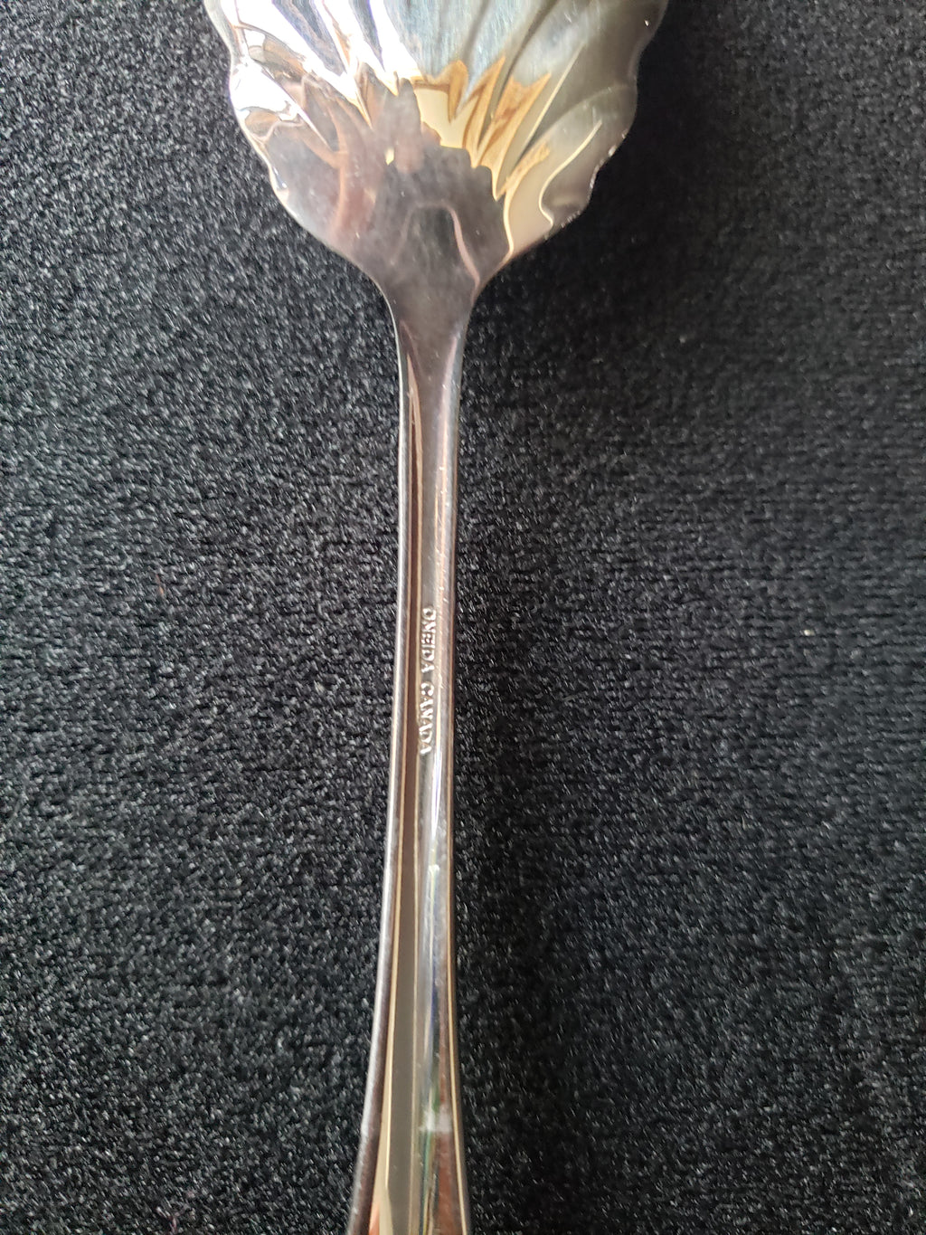 Vintage Oneida Silverplated 2 piece Party Dessert Set Tray Spoon (lot 2169)