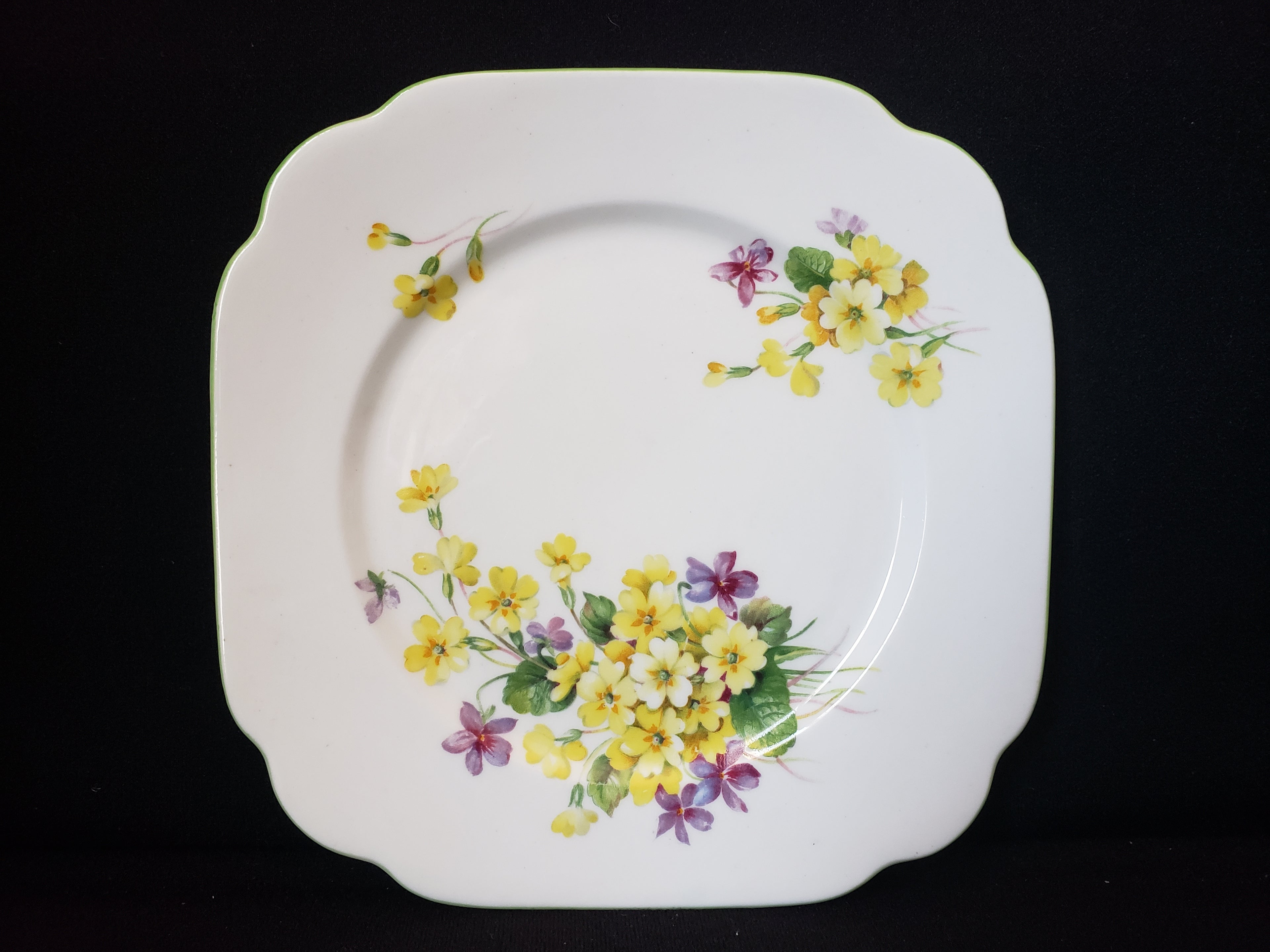 Vintage Royal Albert Primulette Square Dessert Plate 6-3/4" (lot 2029)