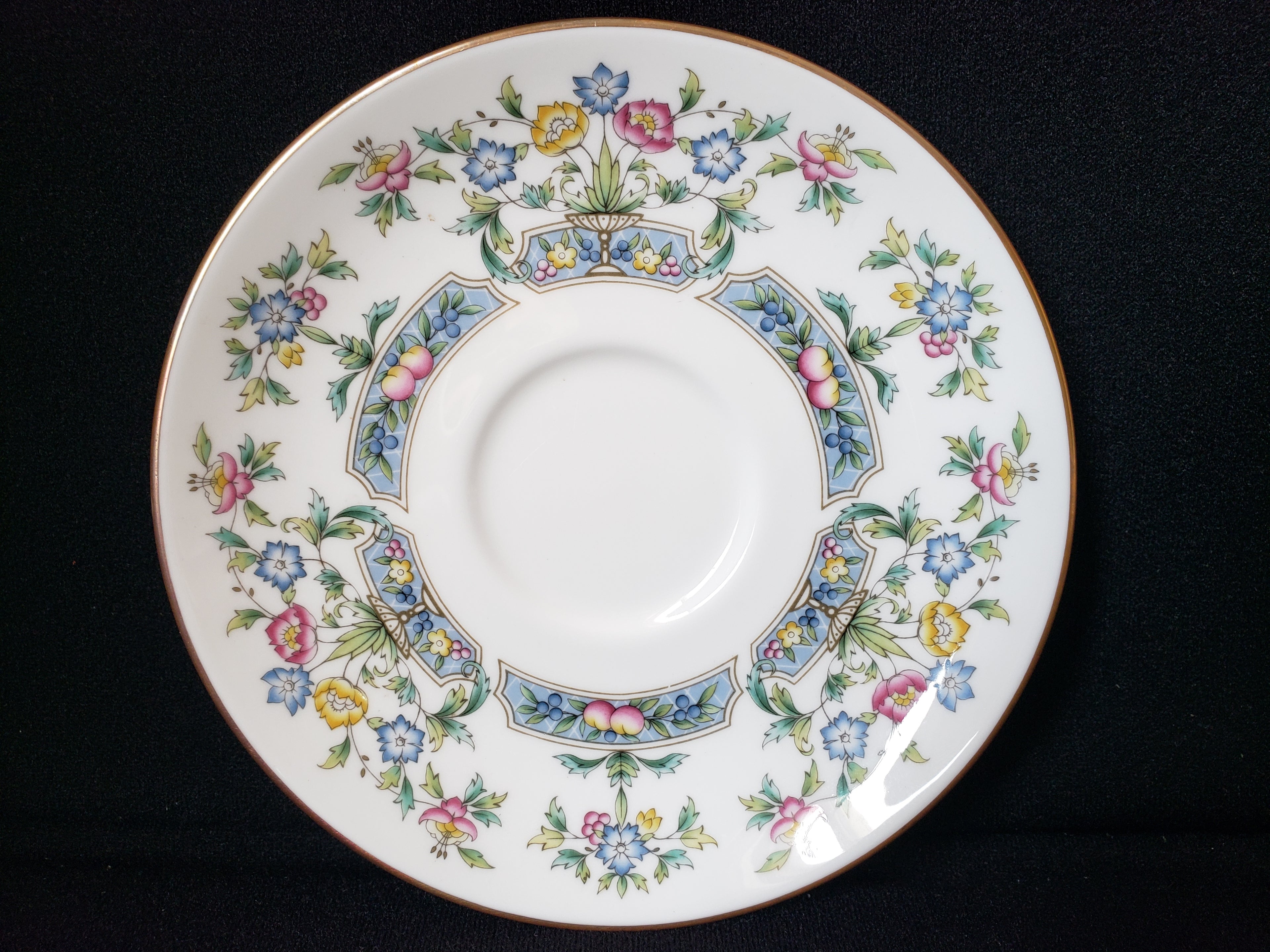 Vintage Royal Worcester Mayfield Saucer ONLY (lot 2084)