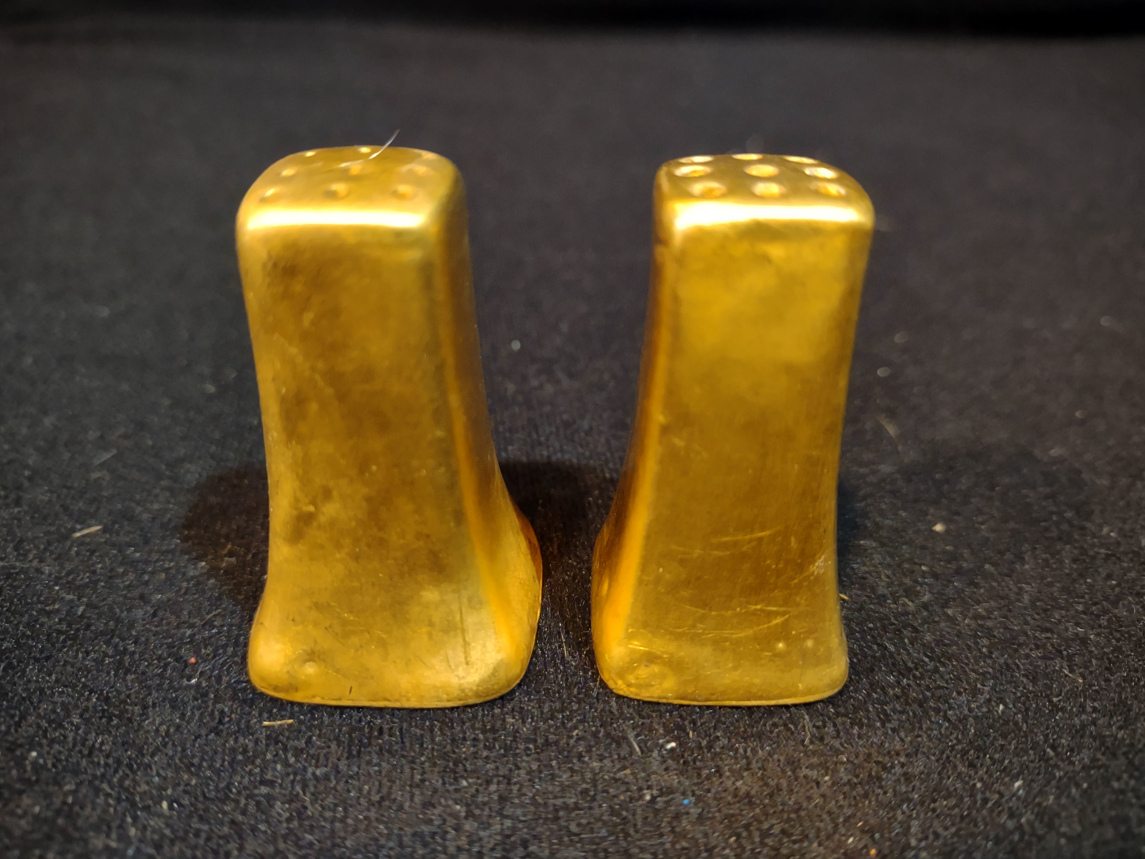 Vintage Lusterware Salt and Pepper Shaker Japan Golden (lot 5365)