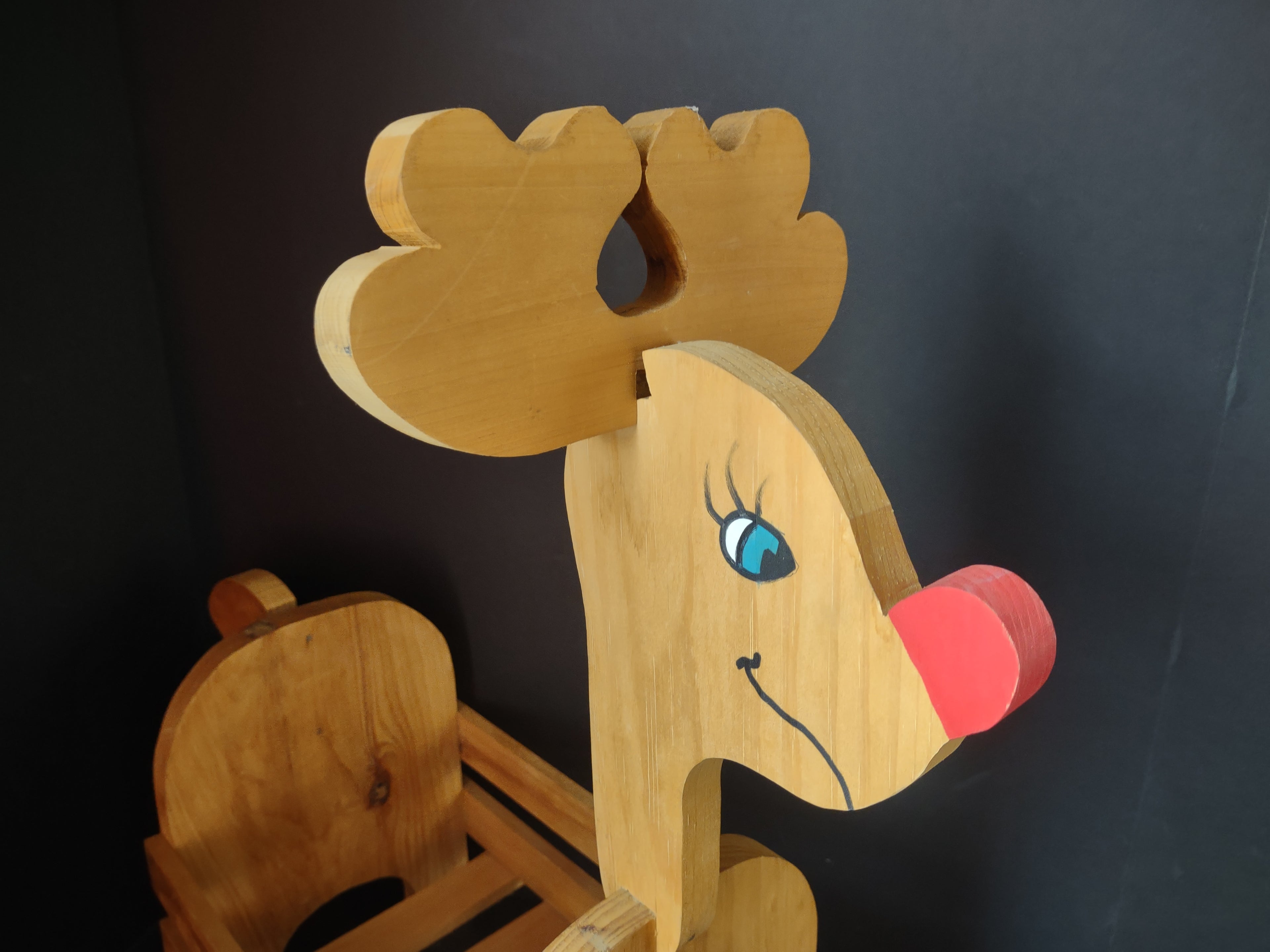 Vintage Wooden Rudolph Reindeer Planter Christmas Basket (lot 3358)