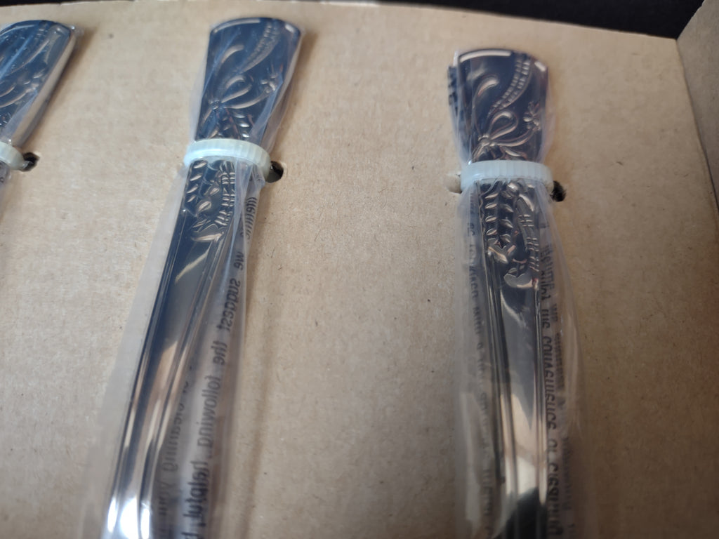 Lenox Christmas Holiday Set of 4 Spreaders (lot 1667)