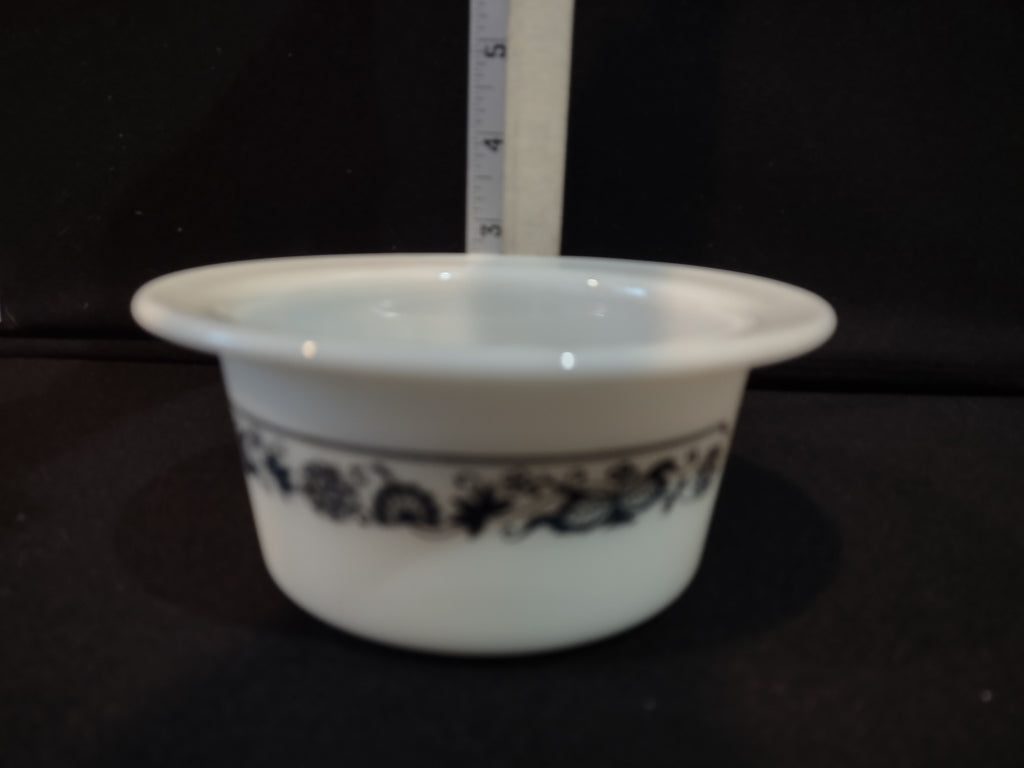 Vintage Pyrex USA Old Town Blue Onion Butter Tub (lot 5391)