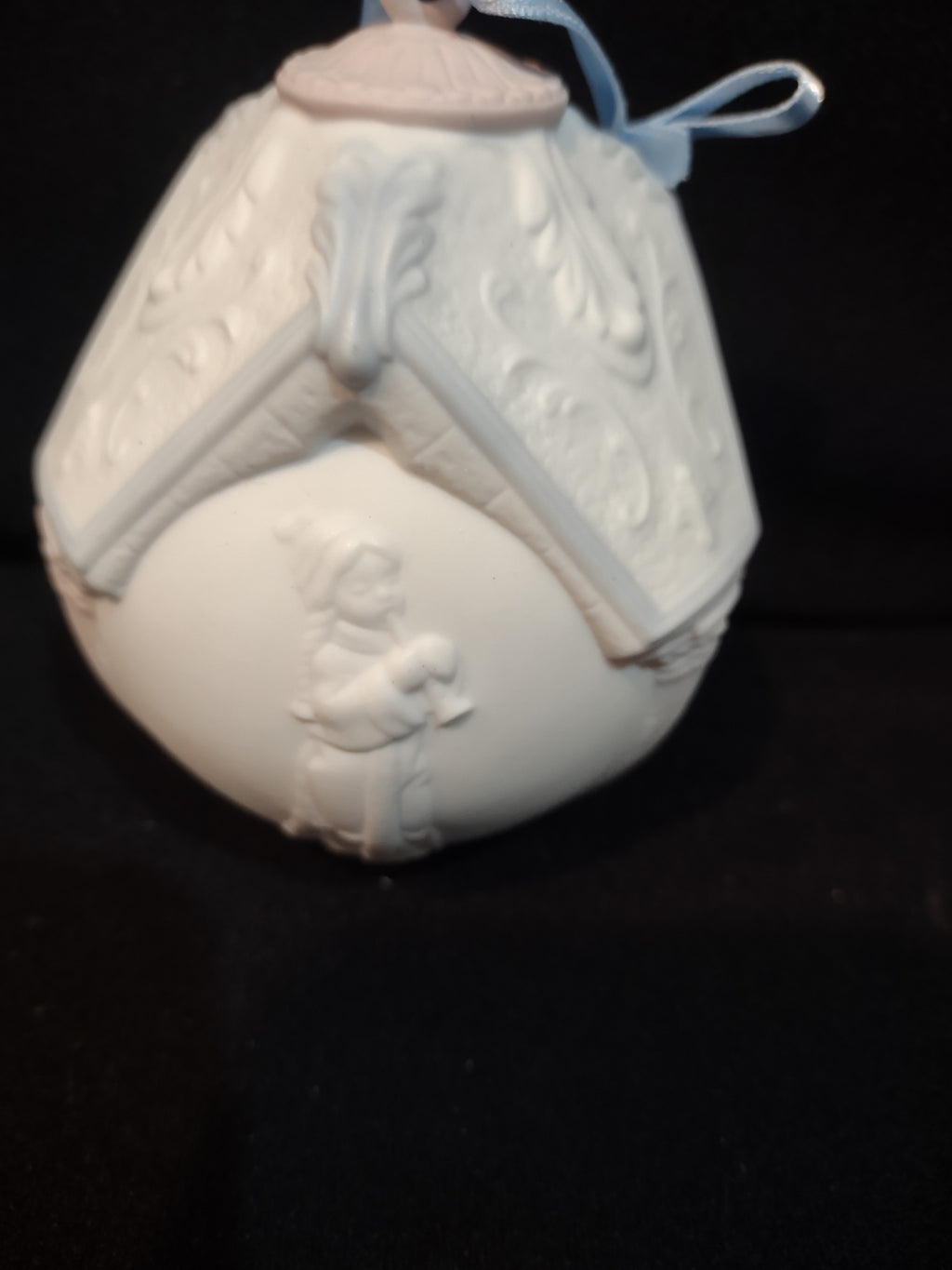 Vintage Lladro Christmas Collectible 1998 Ornament Bola De Navidad (Lot 4103)