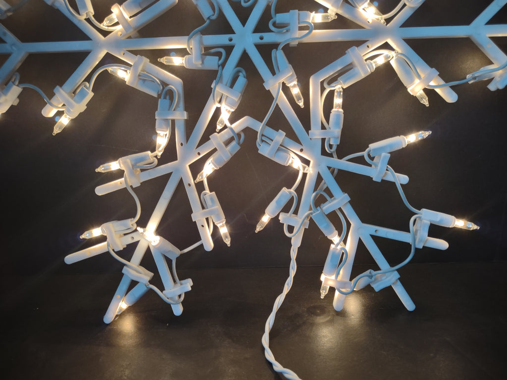 Vintage Ornamental Sculpture Snowflake Light Up Window Tabletop 17" (lot 3388)