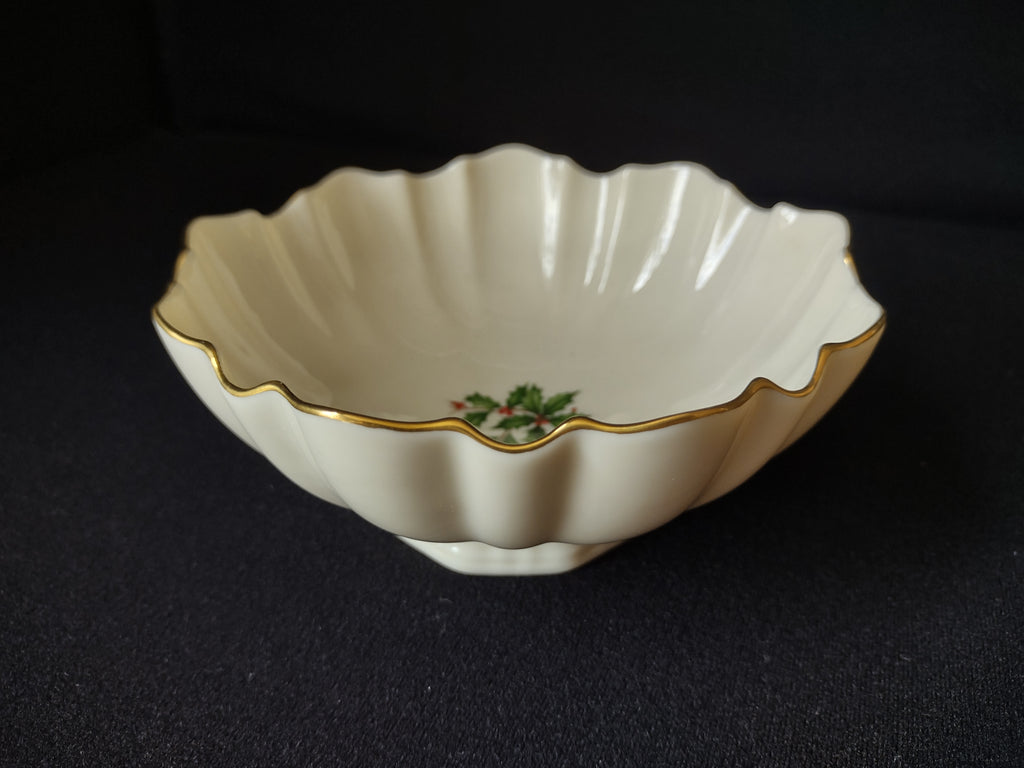 Vintage Lenox Special Holly Design Gold Trim Candy Nut Dish (lot 1903)